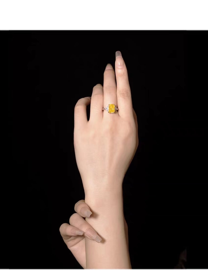 Sterling Silver Ring With Yellow Gemstones