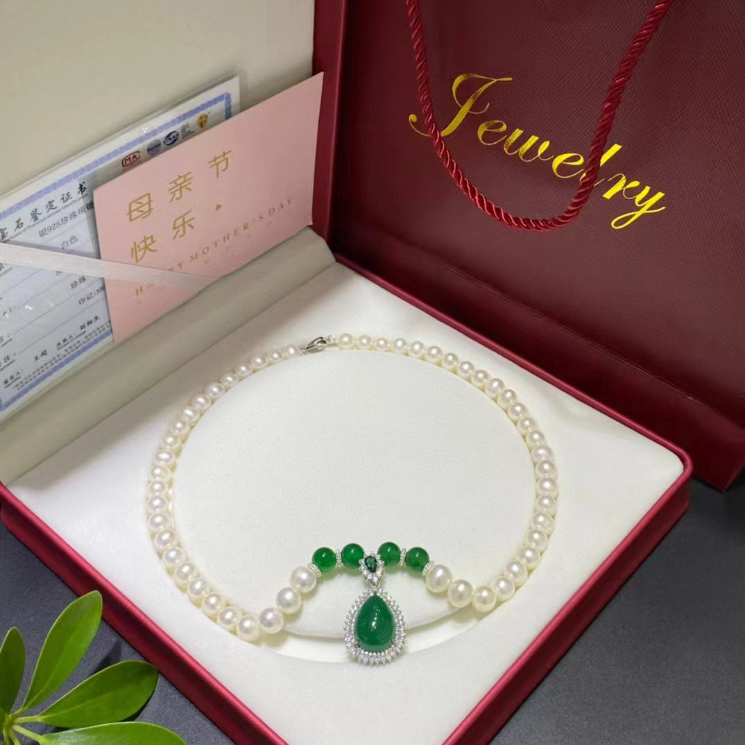 9mm Freshwater Pearl with Green Agate Pendant Necklace