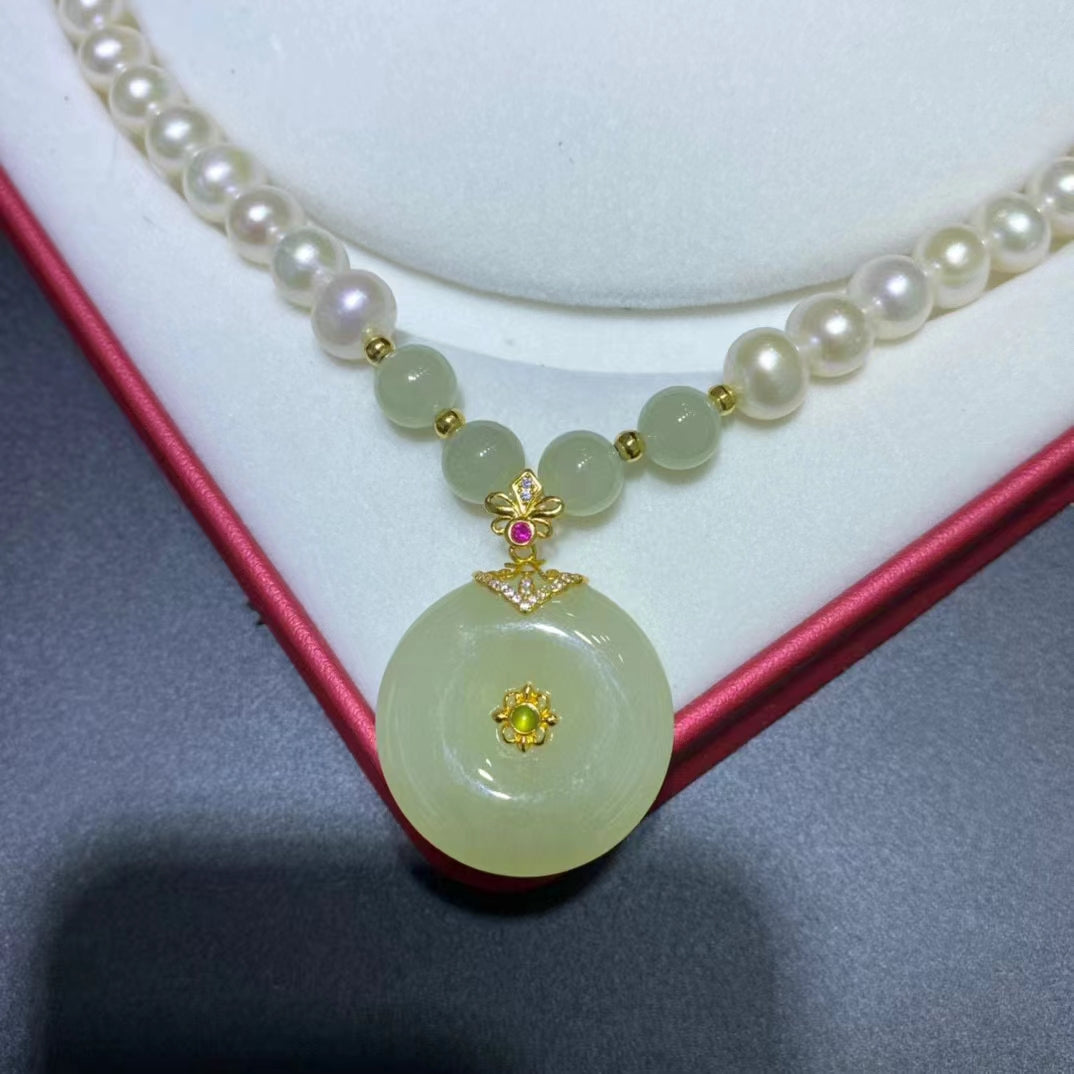 8-9mm Freshwater Pearl and Hetian Jade Pendant Necklace