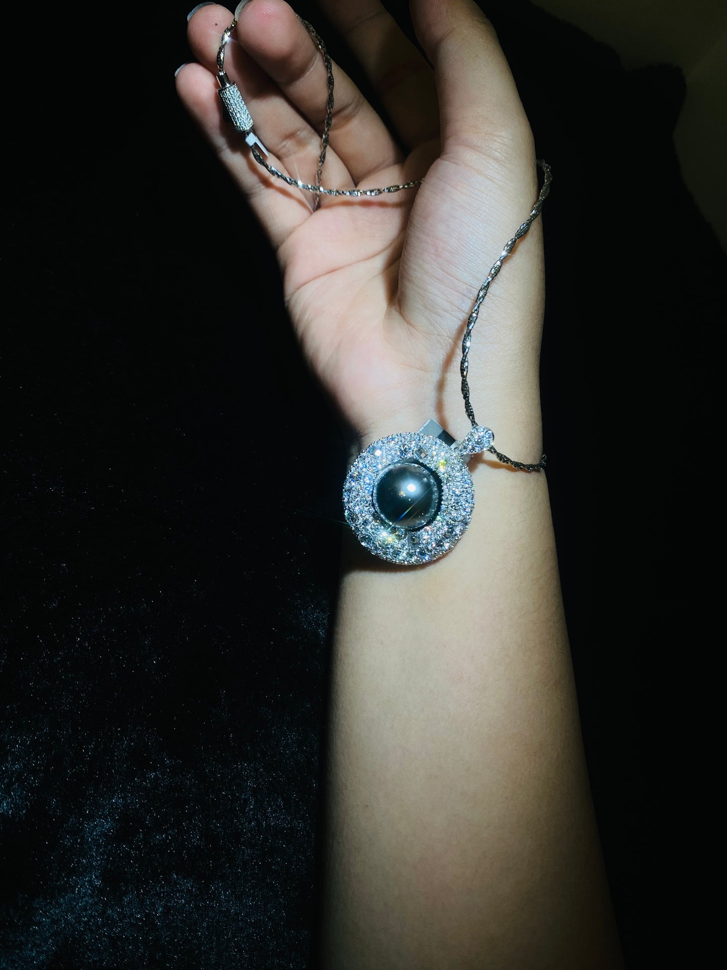 925 Silver Synthetic Zircon Inlaid Black Pearl Retro Bird's Nest Necklace