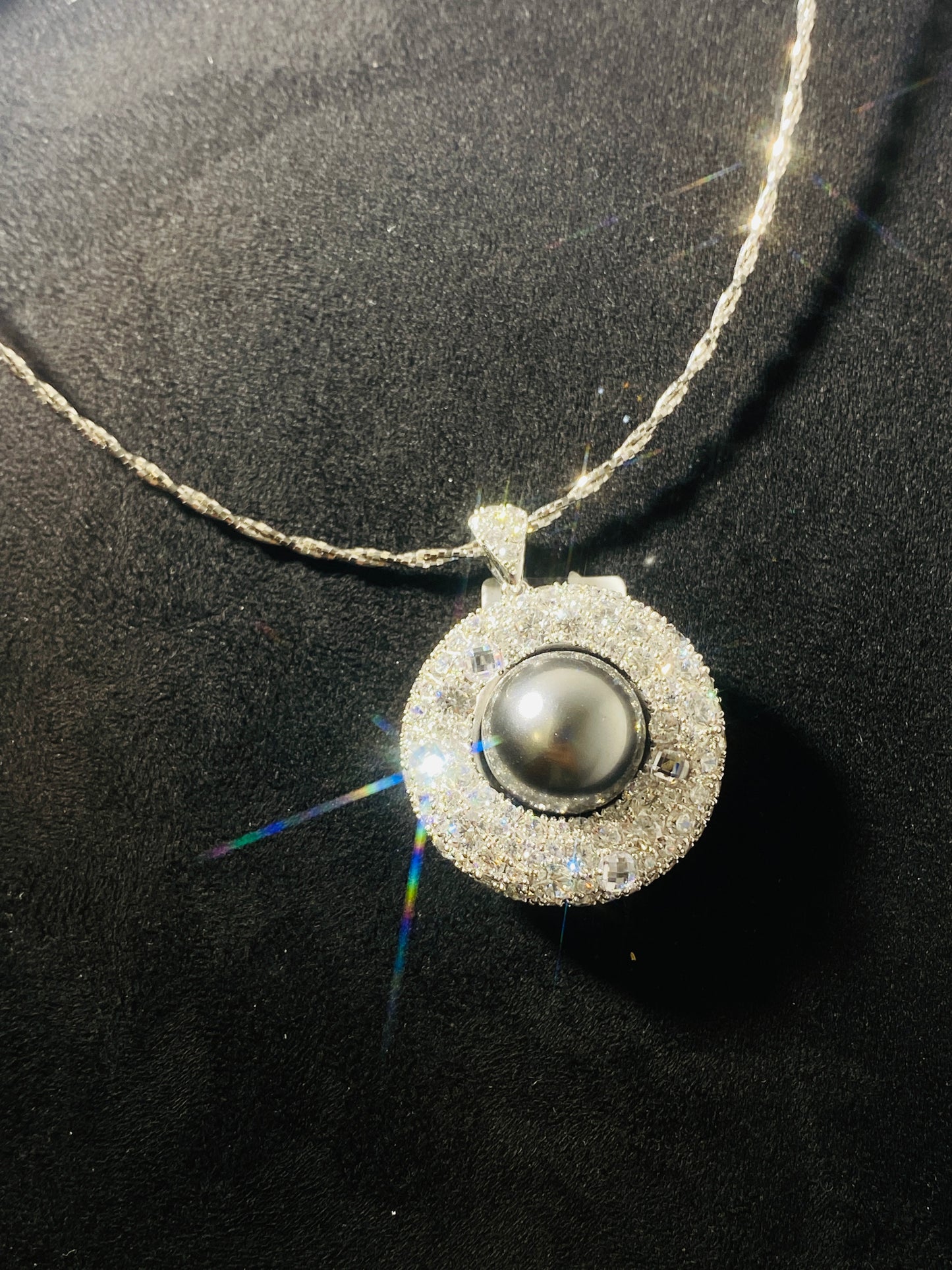 925 Silver Synthetic Zircon Inlaid Black Pearl Retro Bird's Nest Necklace