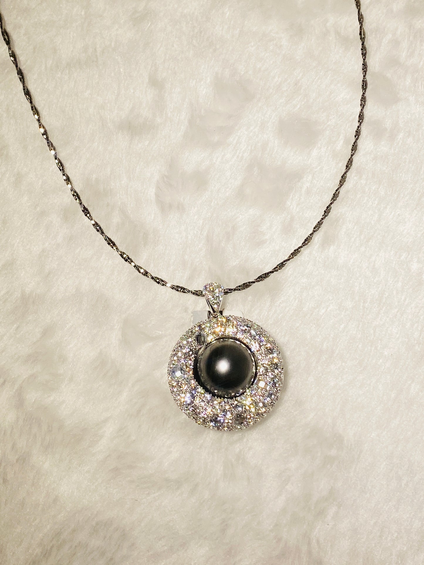 925 Silver Synthetic Zircon Inlaid Black Pearl Retro Bird's Nest Necklace