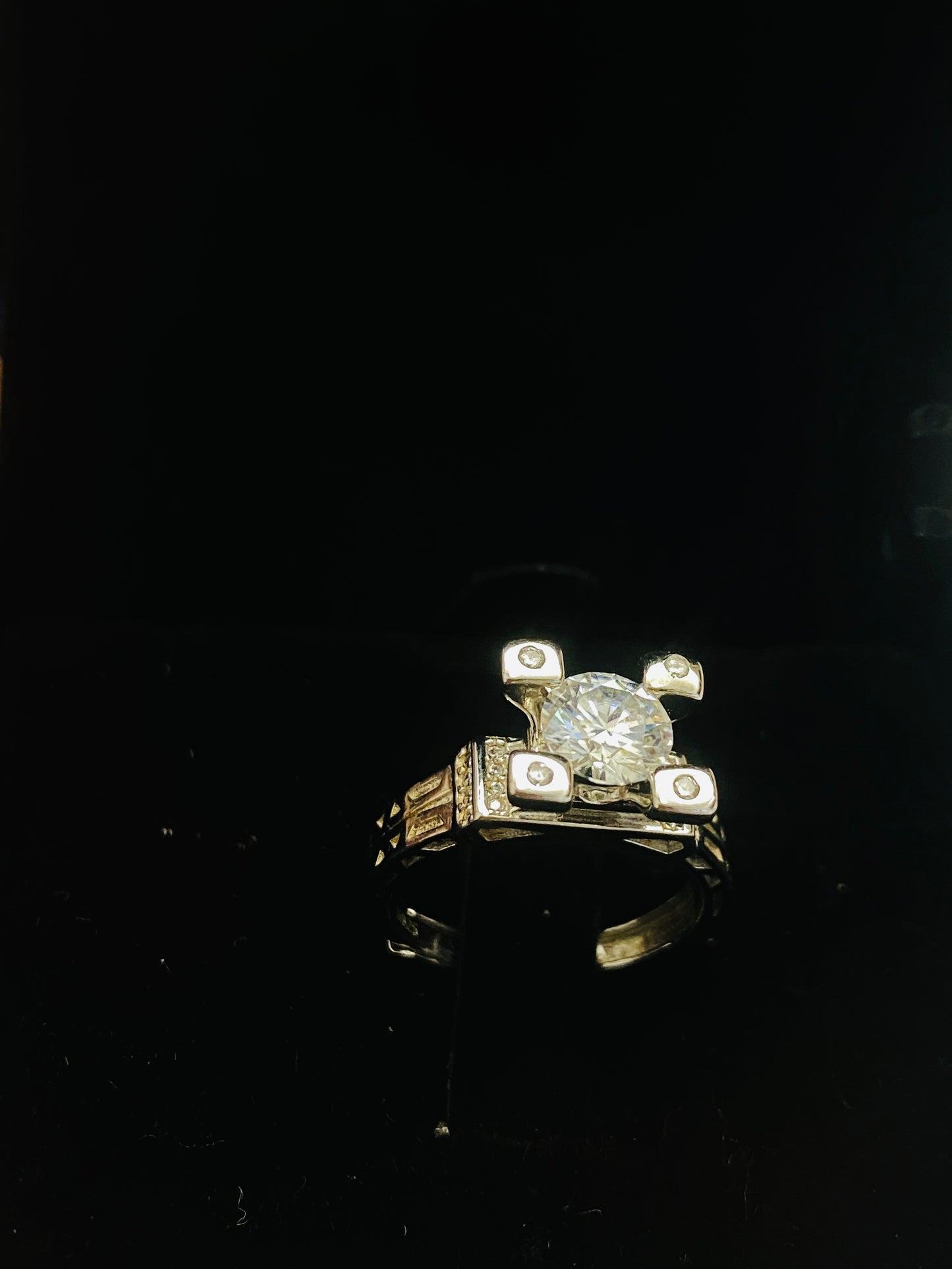 1 Carat 925 Sterling Silver Eiffel Tower Moissanite Ring