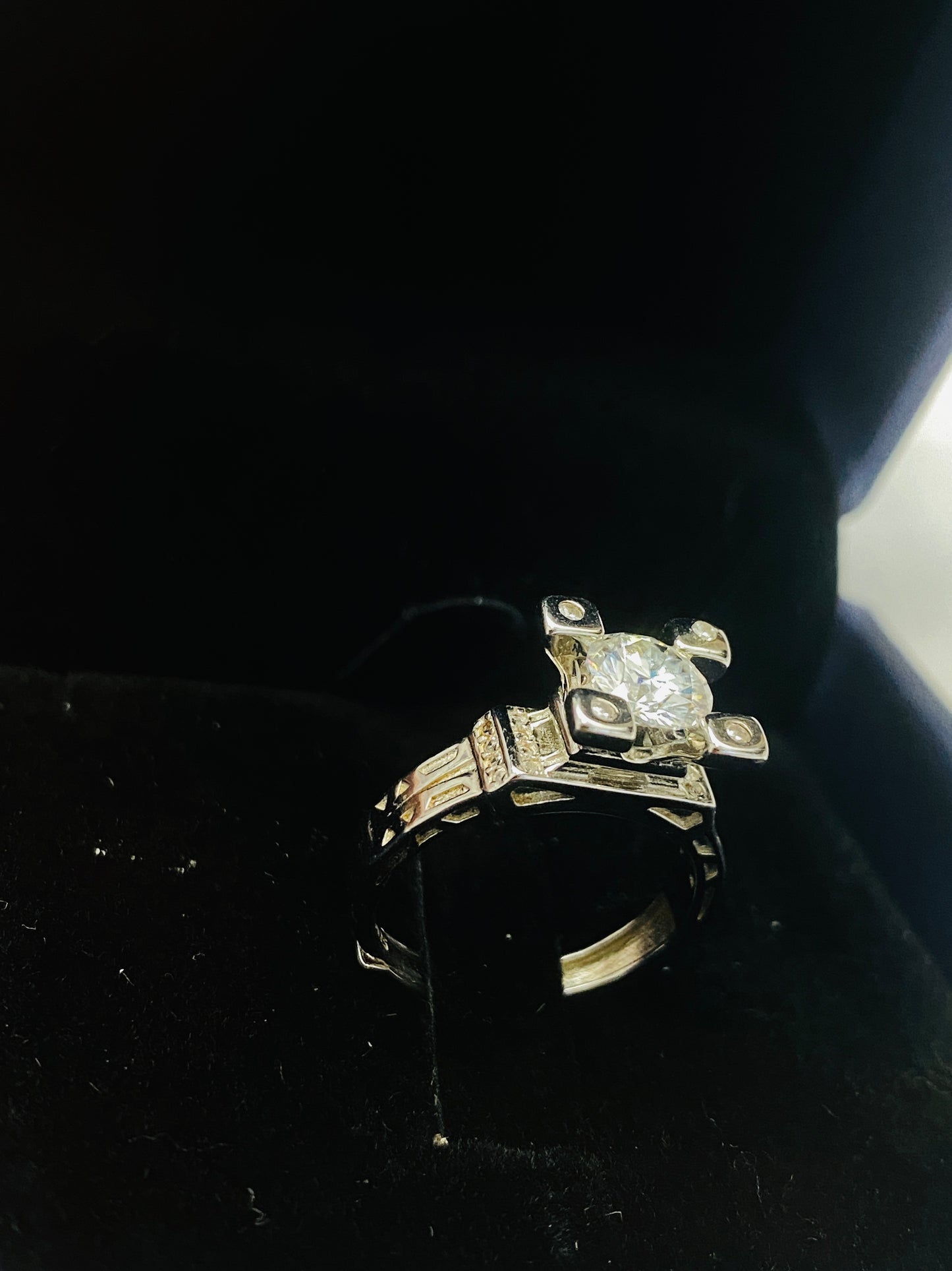 1 Carat 925 Sterling Silver Eiffel Tower Moissanite Ring