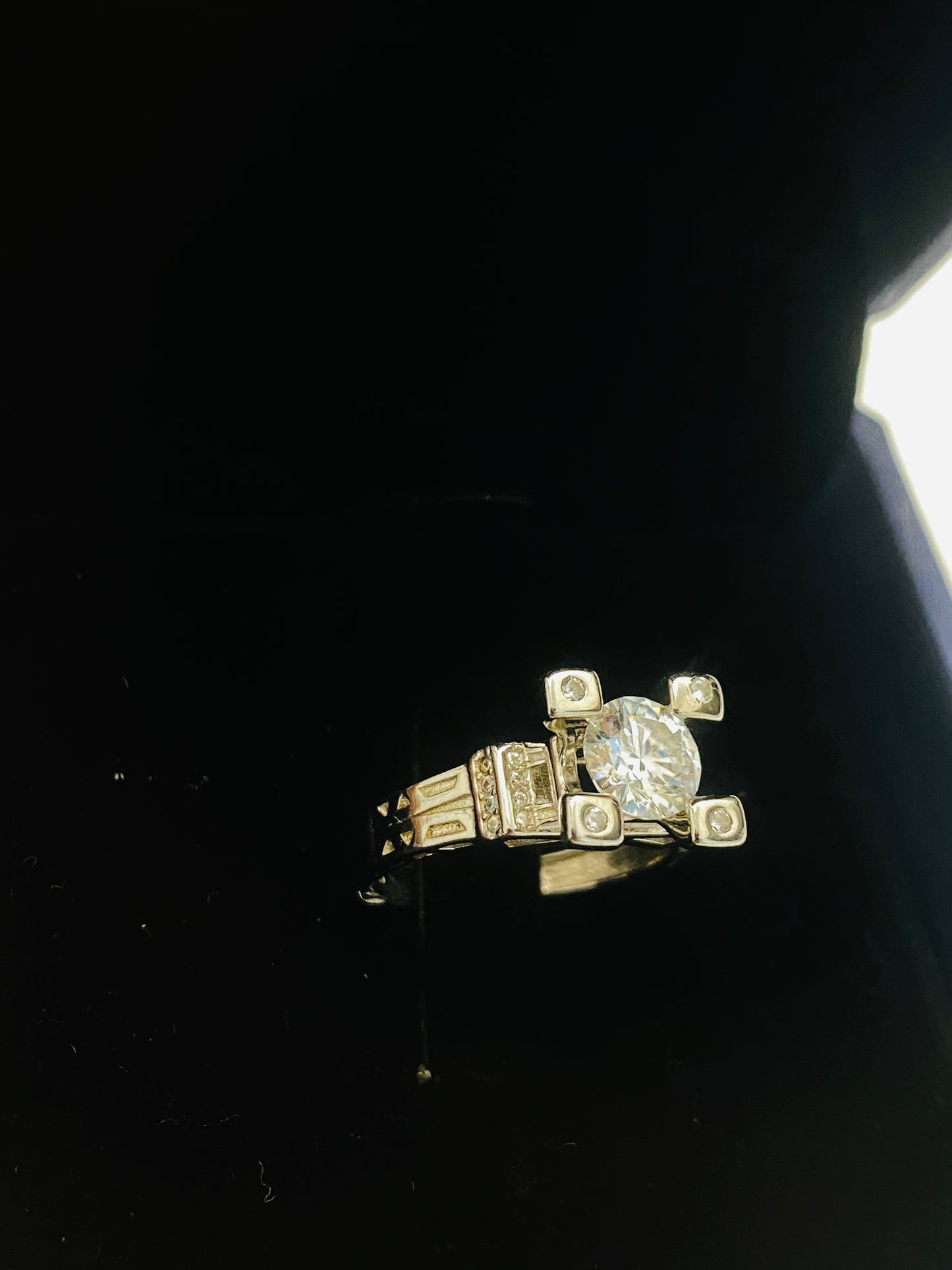1 Carat 925 Sterling Silver Eiffel Tower Moissanite Ring