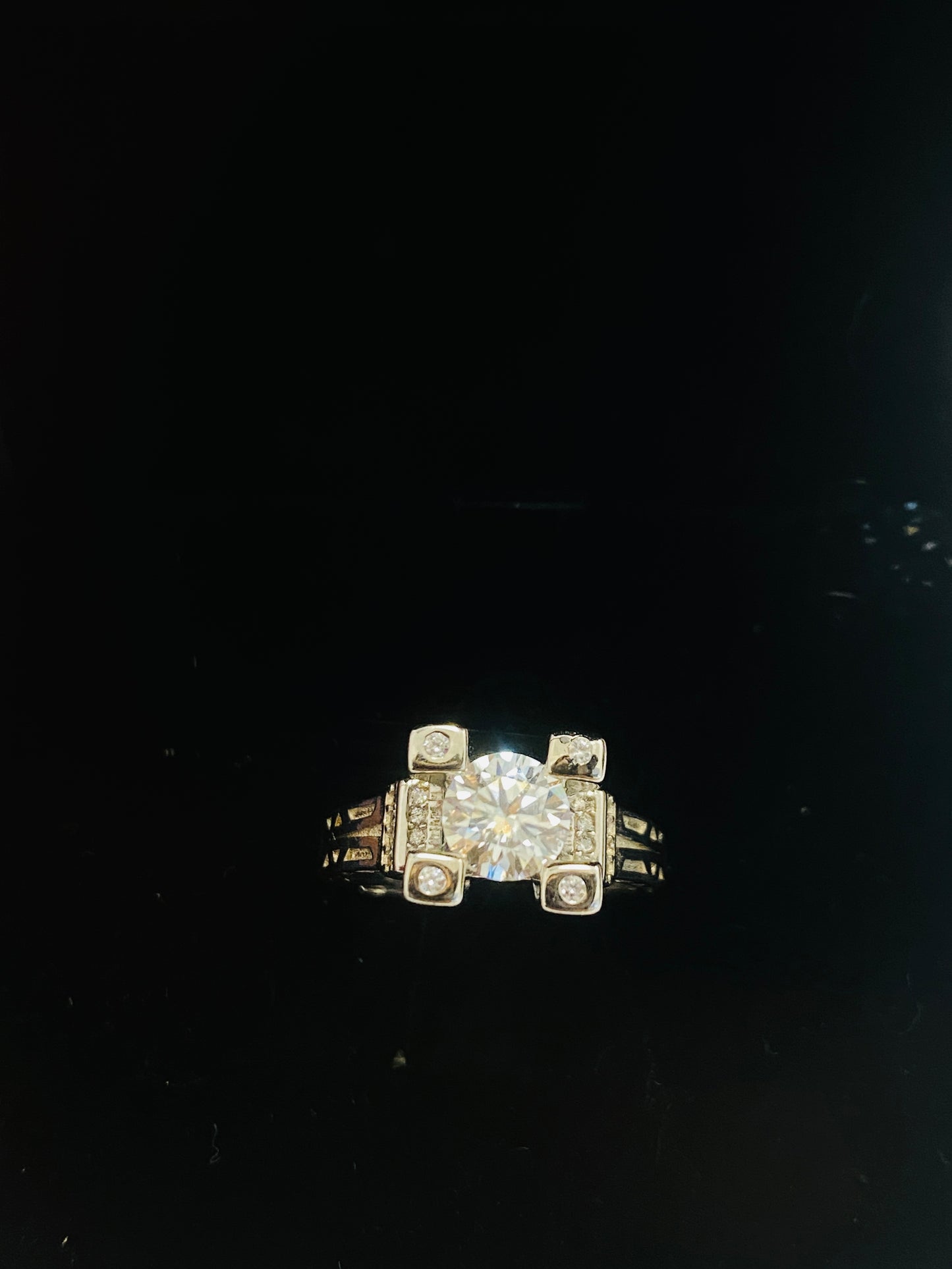 1 Carat 925 Sterling Silver Eiffel Tower Moissanite Ring