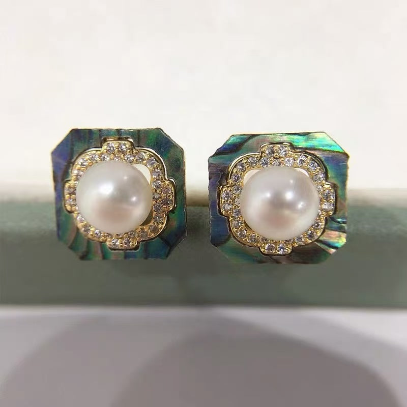 Pearl Earrings Sold In Combination