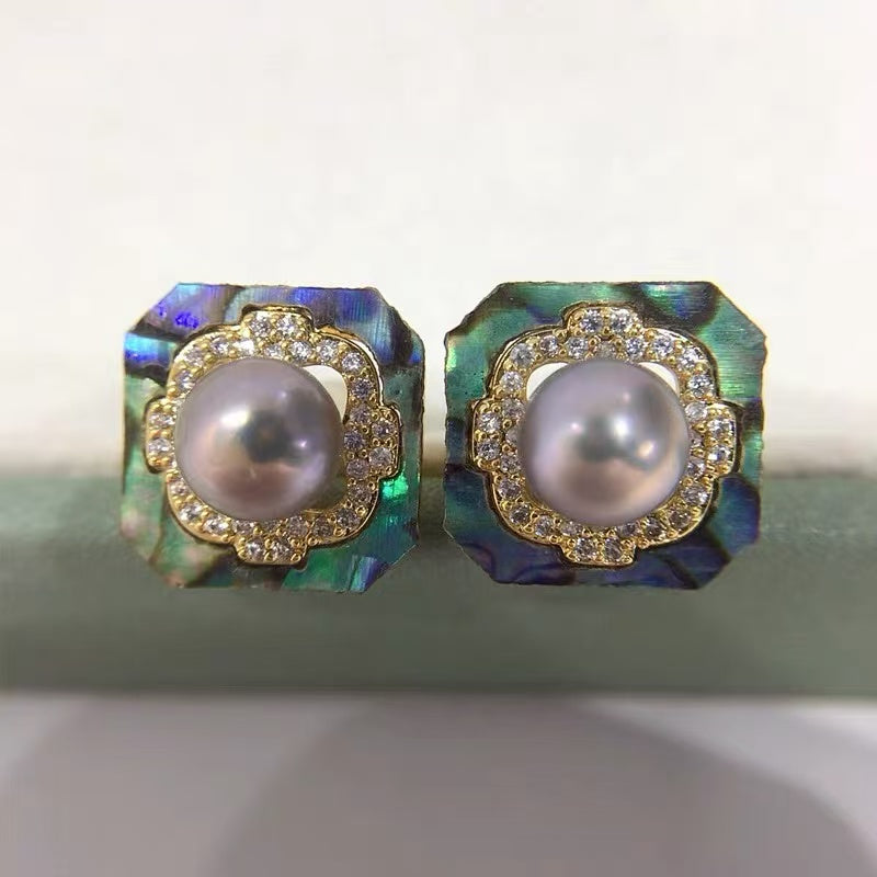 Pearl Earrings Sold In Combination