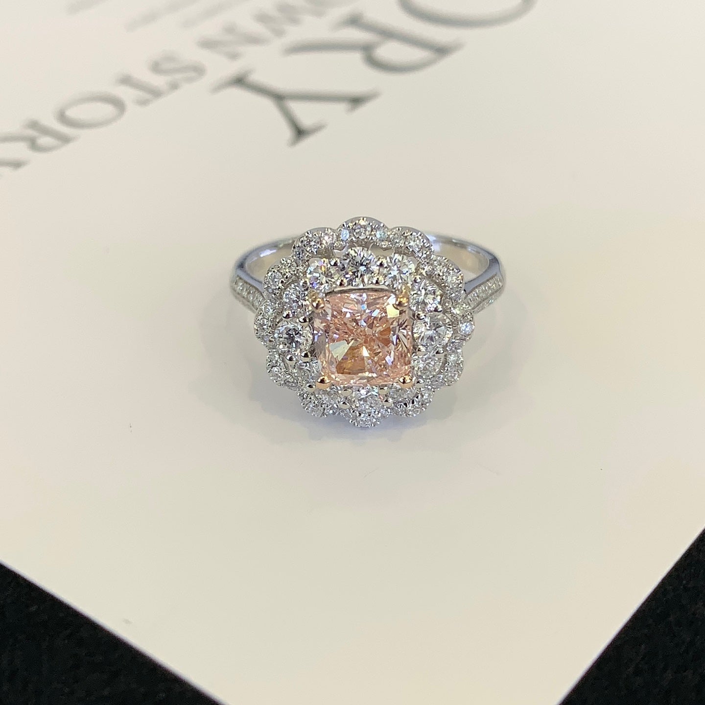18K Gold Cultured Pink Diamond Two-Layer Flower-Shaped Diamond Ring