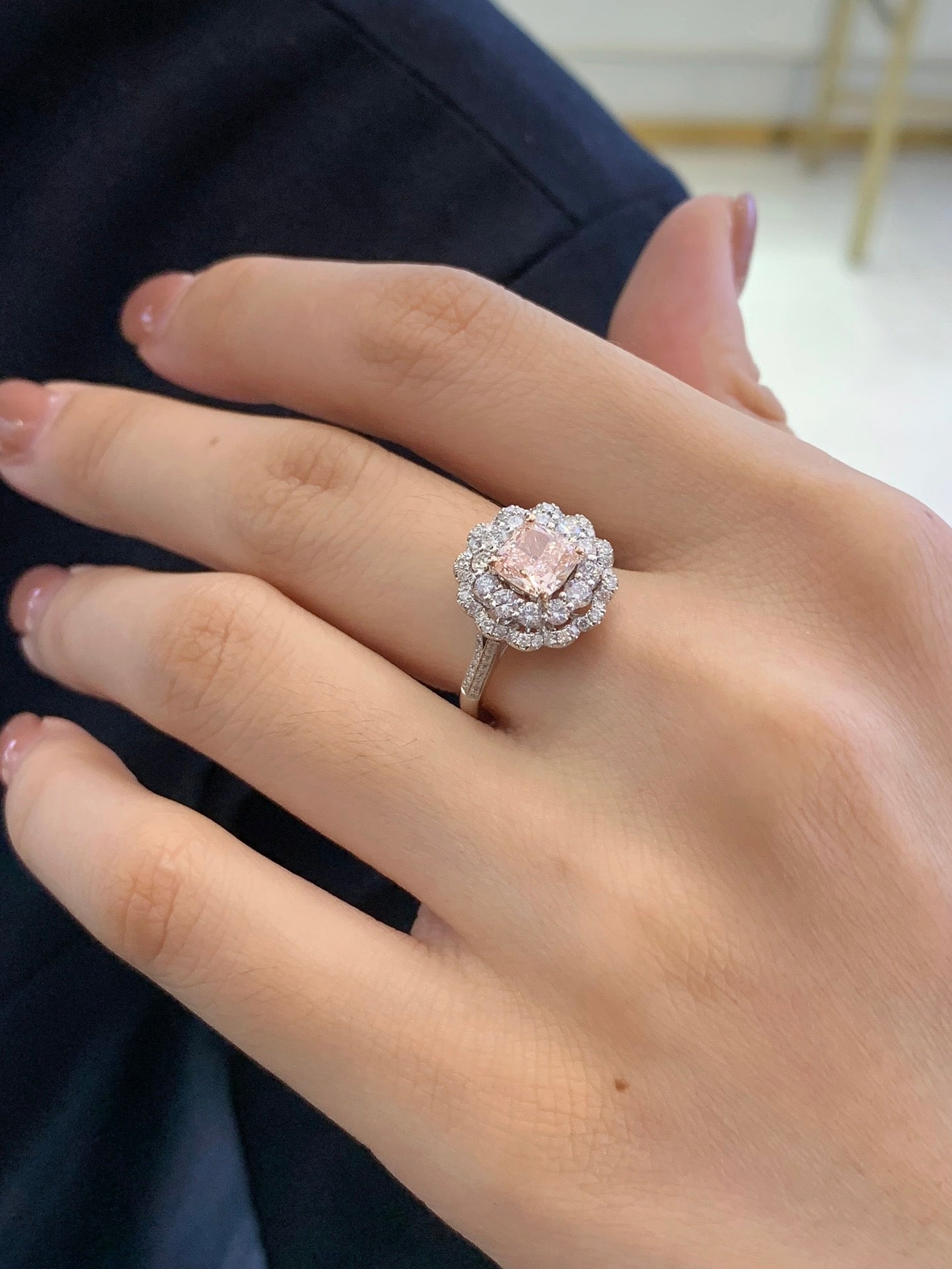 18K Gold Cultured Pink Diamond Two-Layer Flower-Shaped Diamond Ring