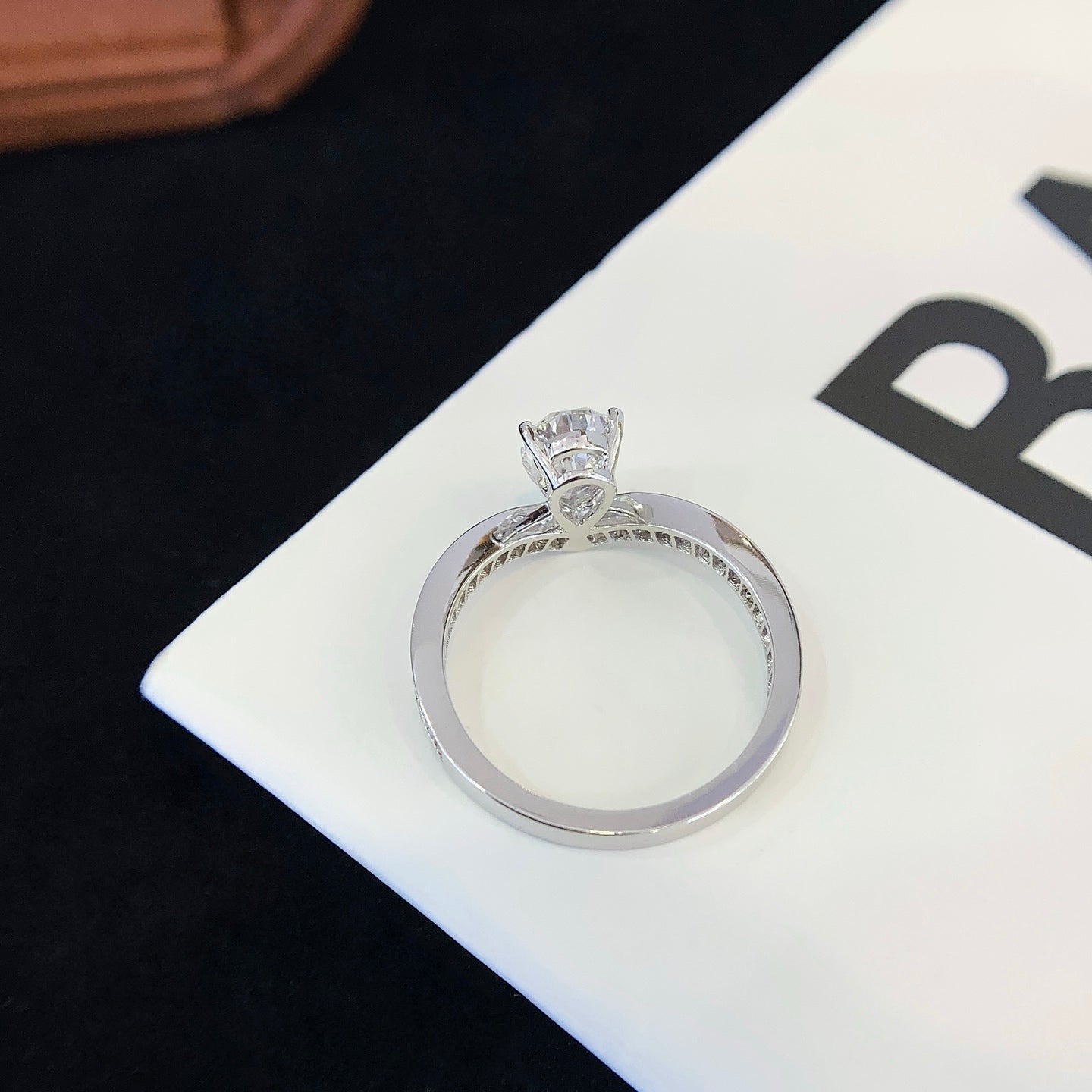 18 1CT Teardrop-shaped Cultured Diamond Ring