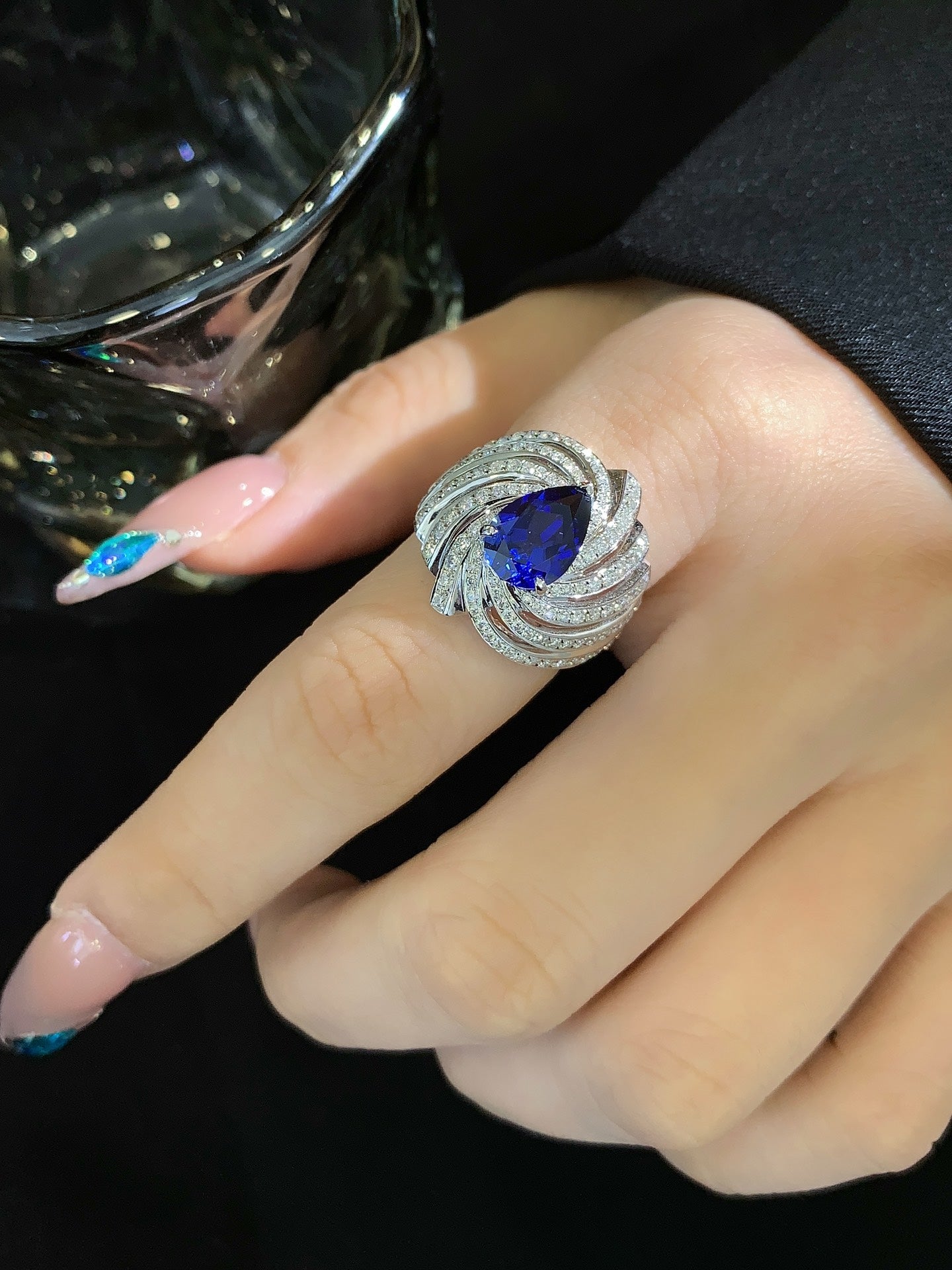 18K Gold 1.9 Carat Cultured Sapphire Ring