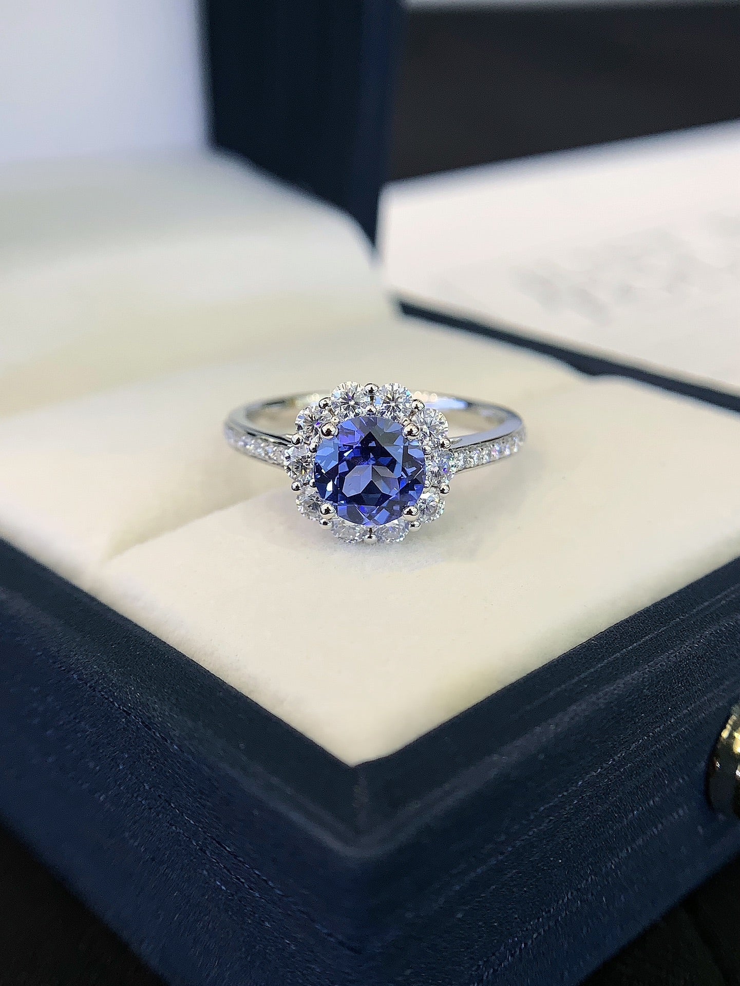 1.3 Carat Cultured Sapphire 18K Gold Ring