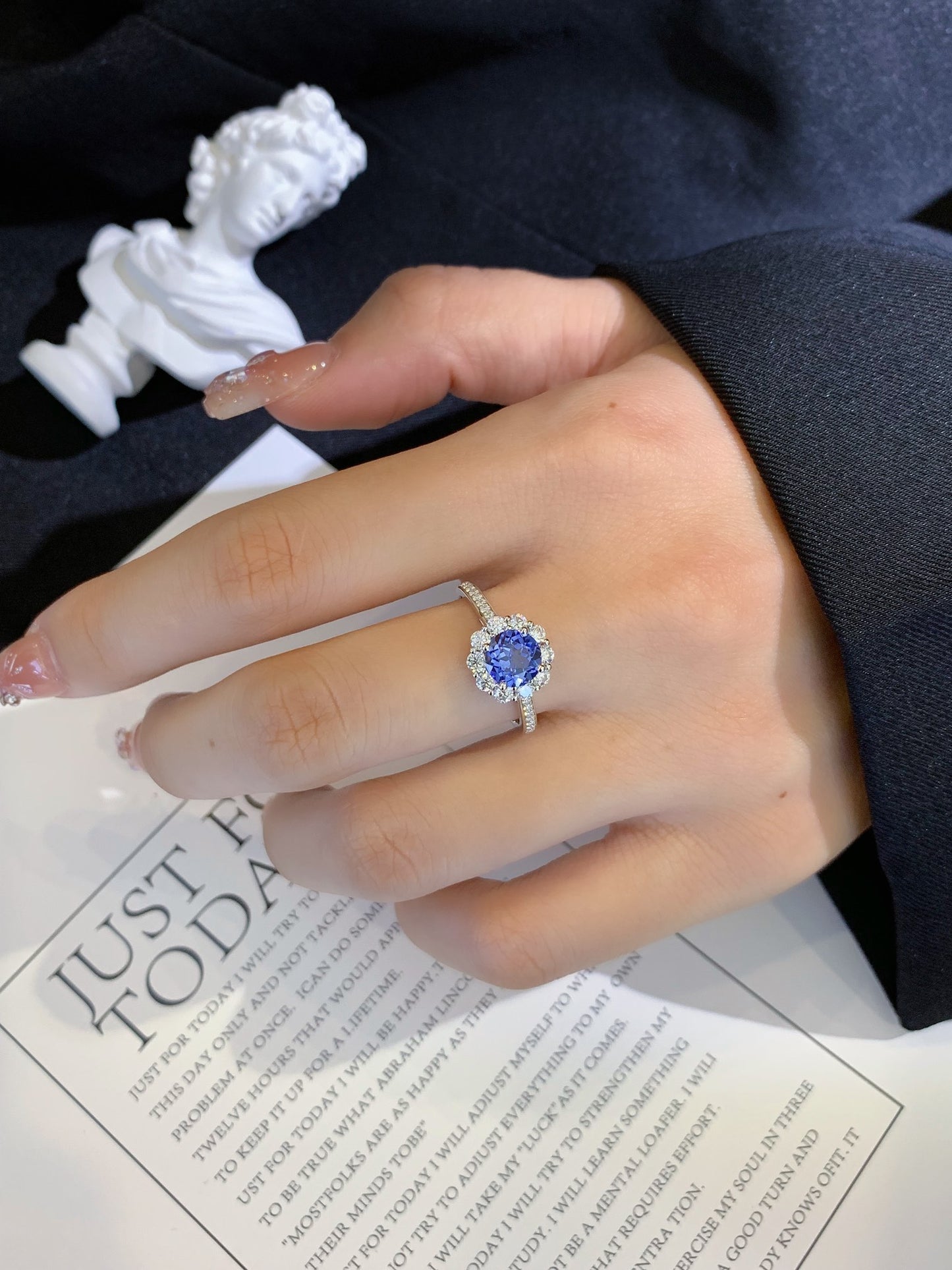 1.3 Carat Cultured Sapphire 18K Gold Ring