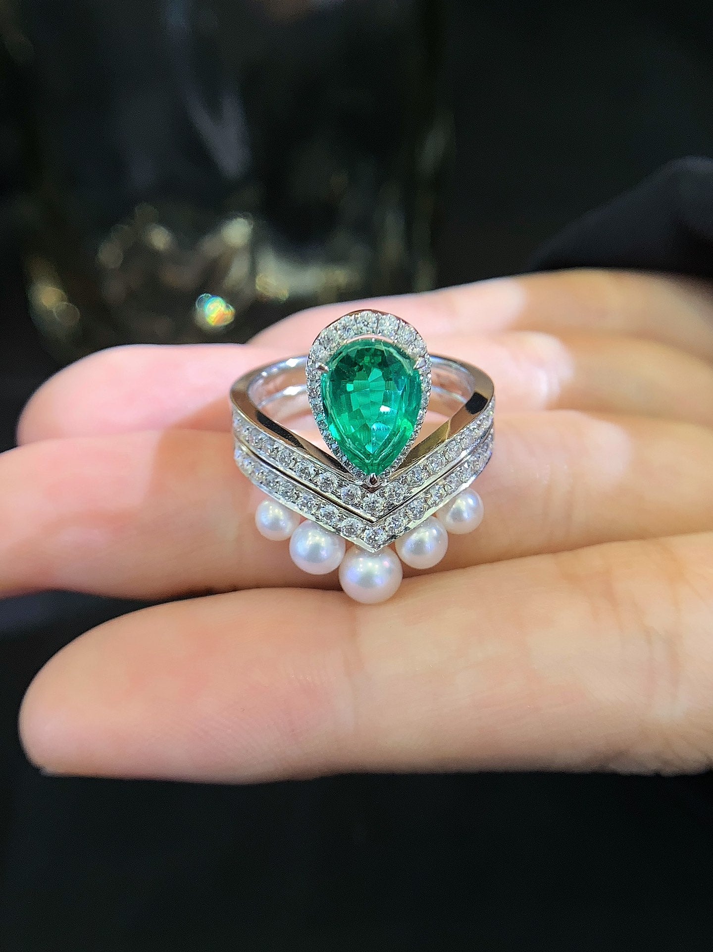 18K 2 Carat Cultured Emerald Ring