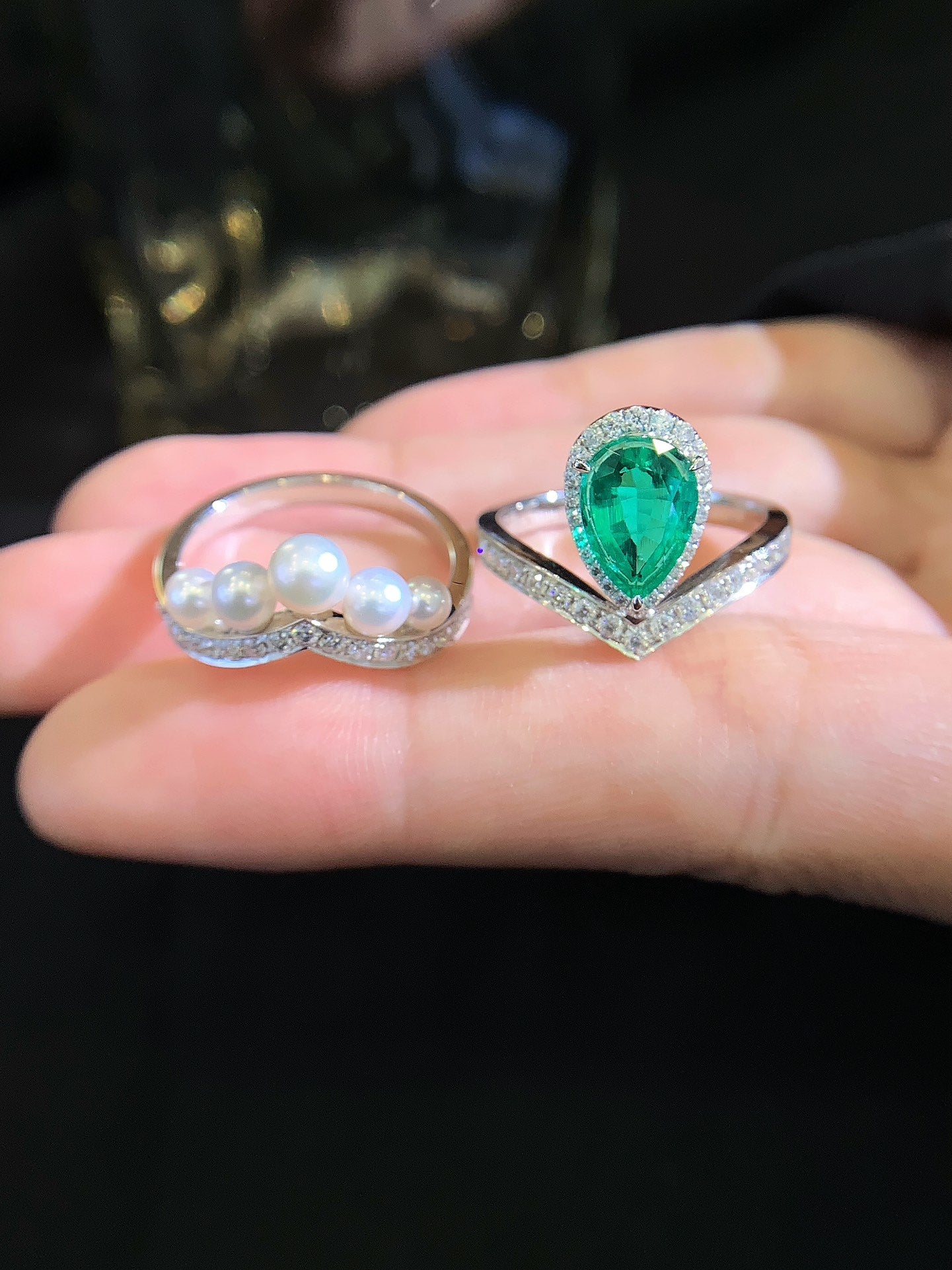 18K 2 Carat Cultured Emerald Ring