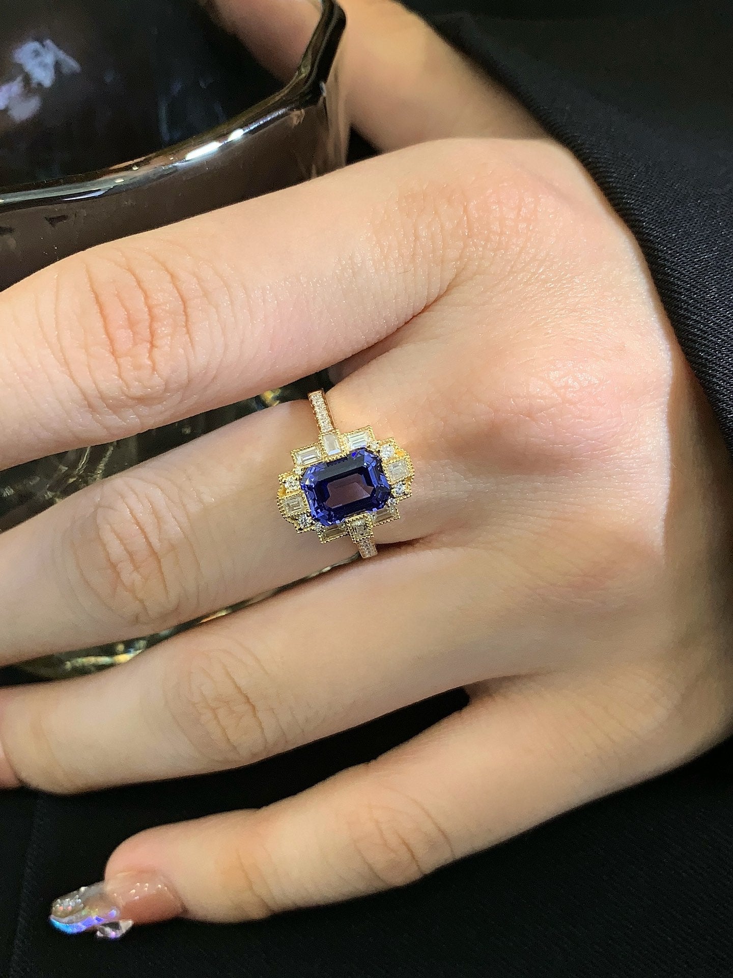 2 carat 18K gold sapphire ring