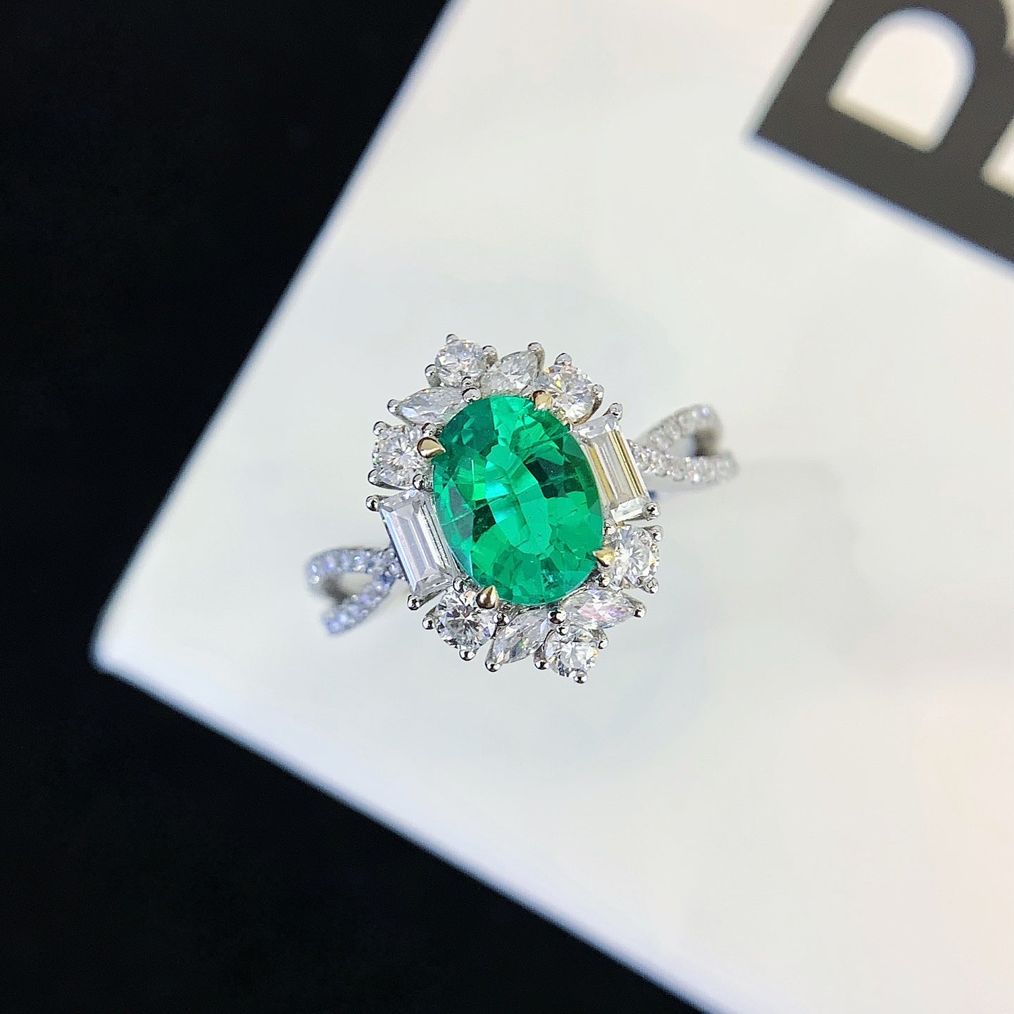 1.6 Carat Oval Green Gemstone Inlaid With Moissanite Ring