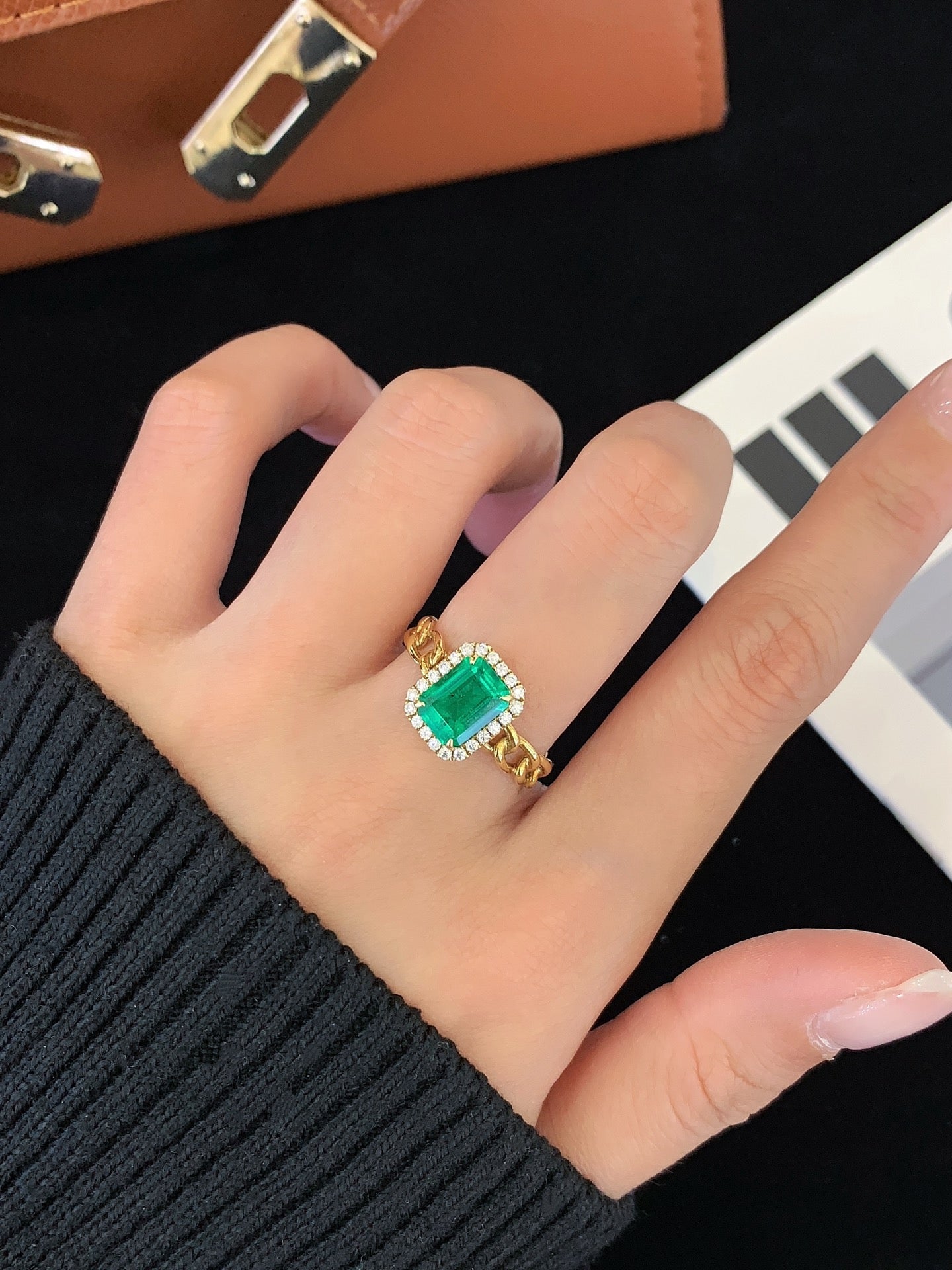 1.4 Carat Cultured Emerald 18K Gold Ring