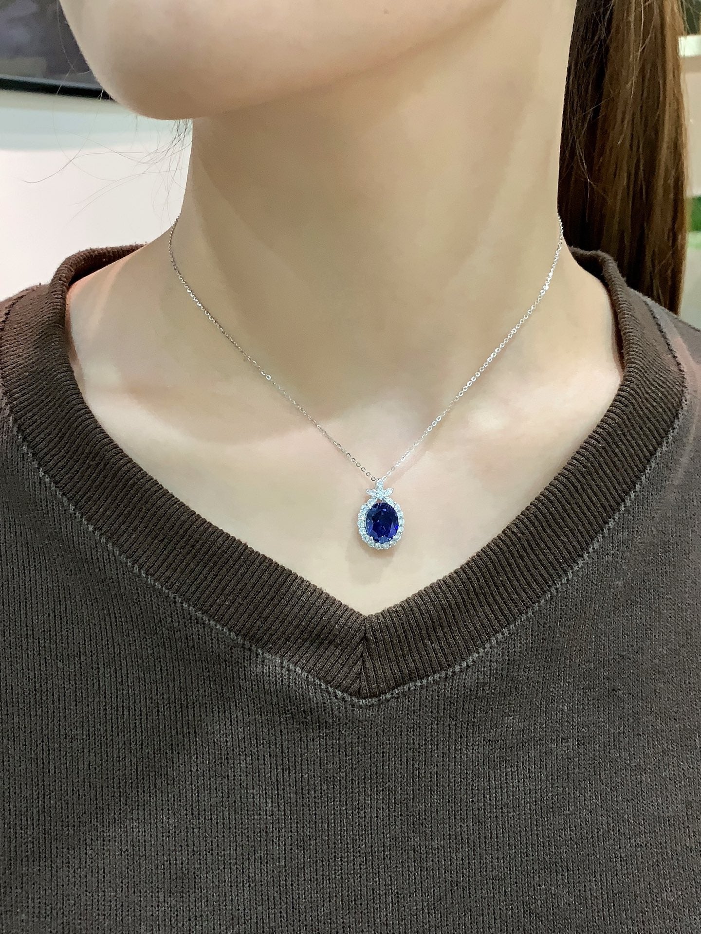 S925 silver inlaid blue gemstone necklace