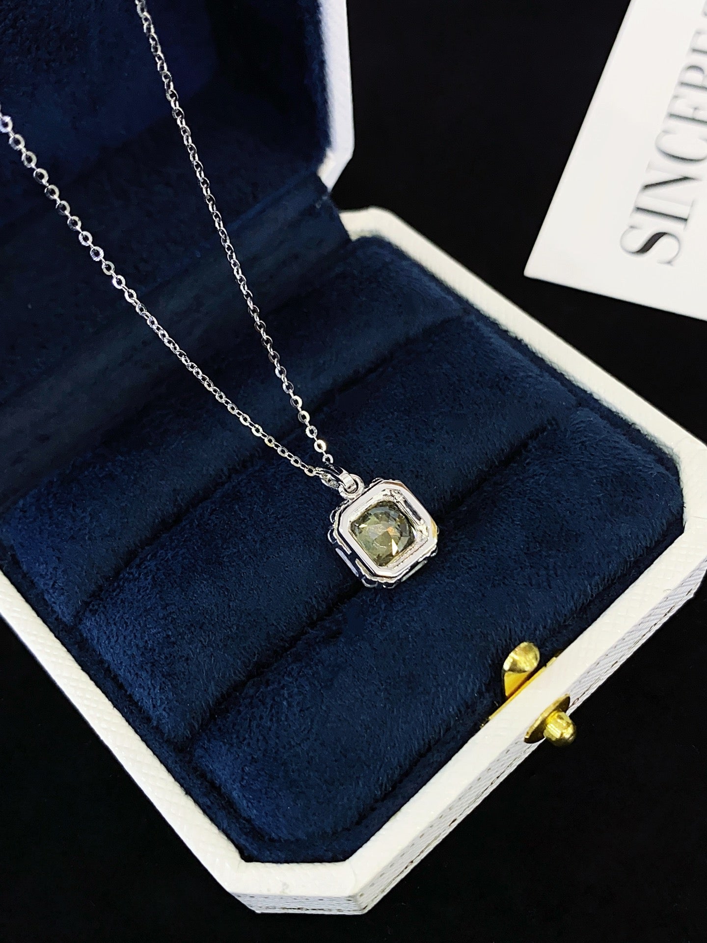 S925 silver necklace set with square yellow gemstones