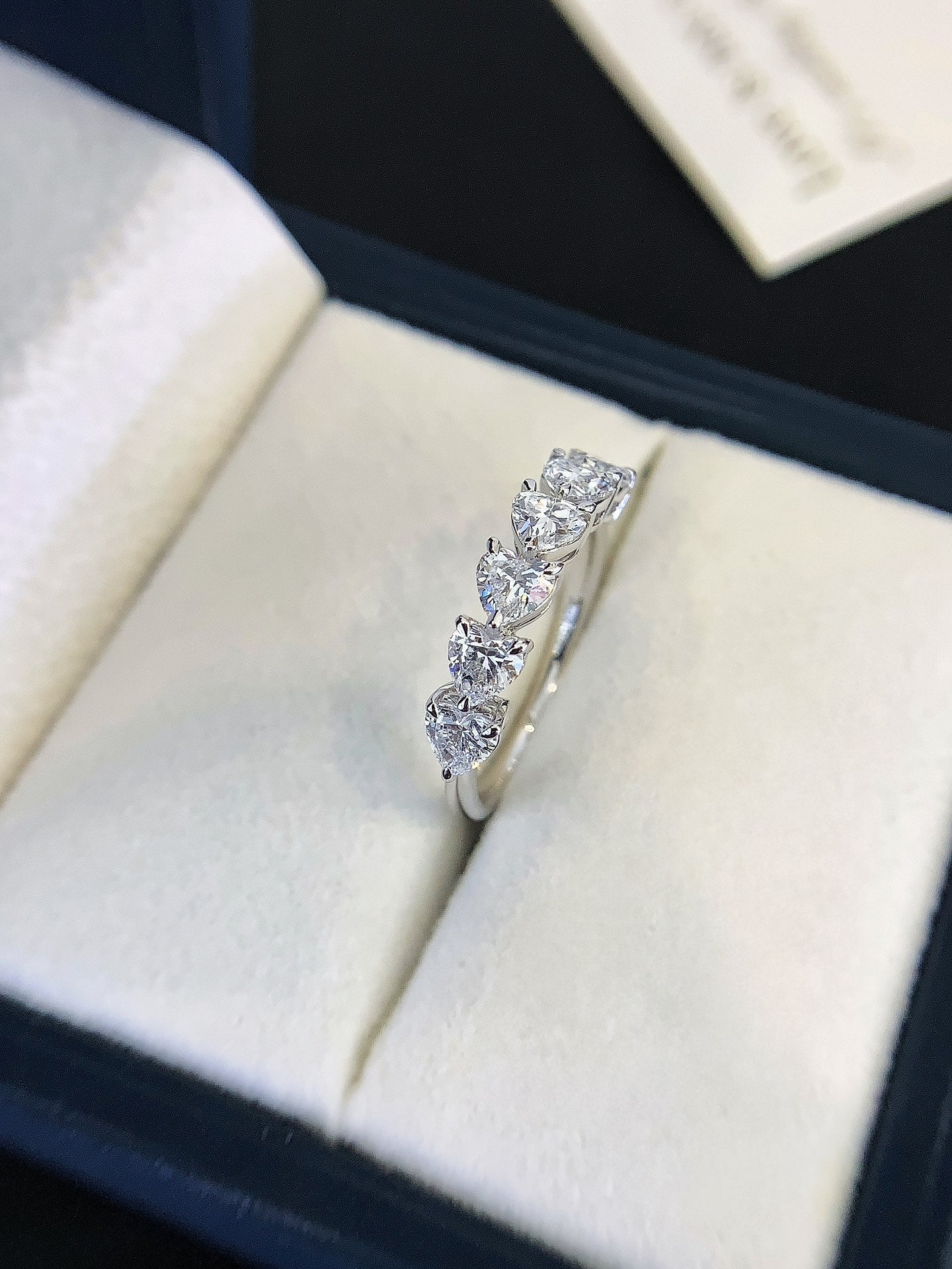 18K gold cultivated diamond ring