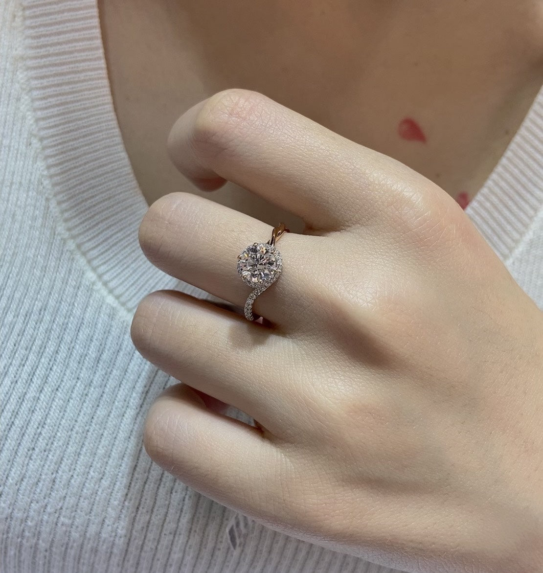 New 18K gold cultured diamond ring