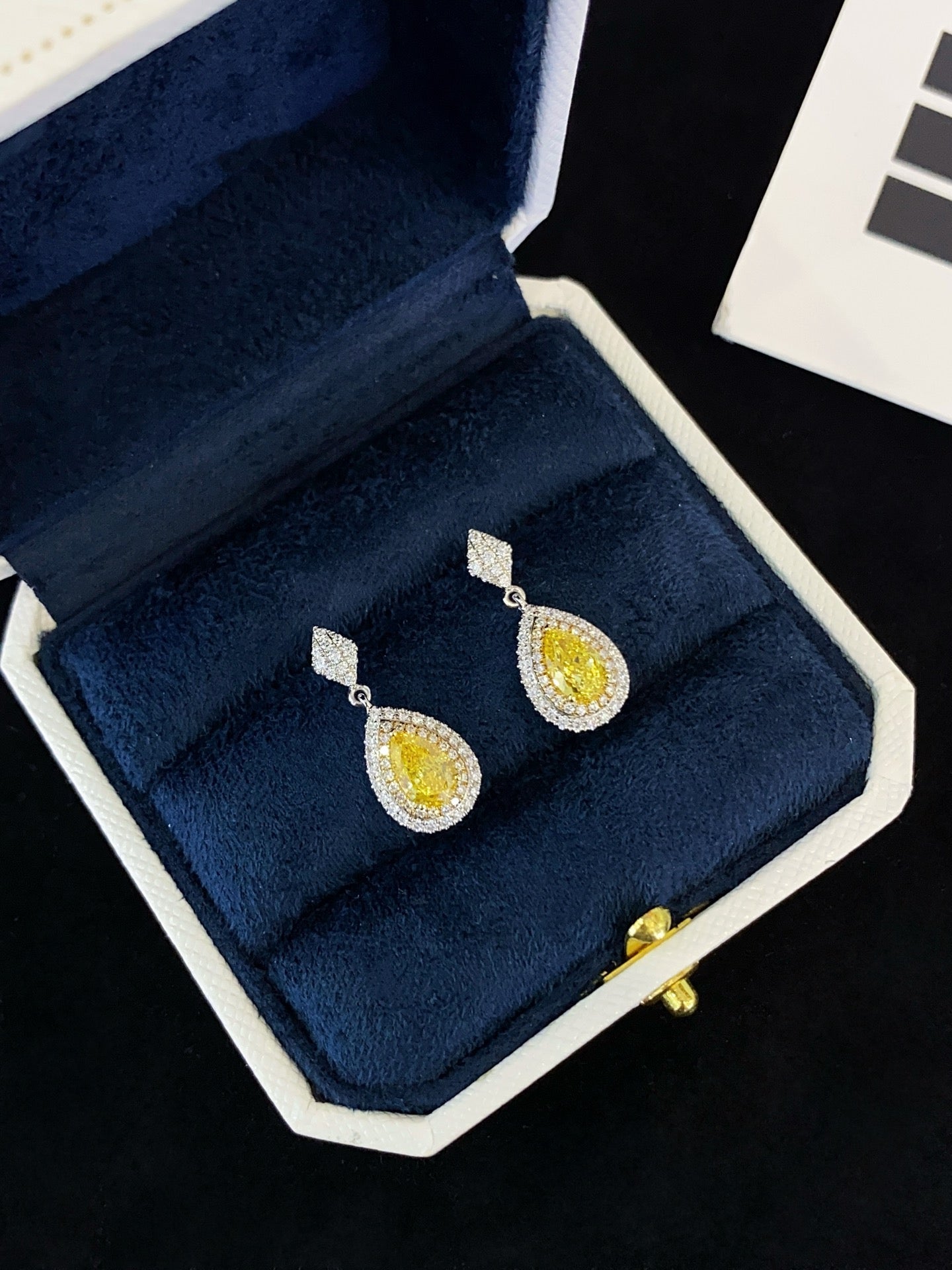 18K gold cultured yellow diamond earrings (water drop)