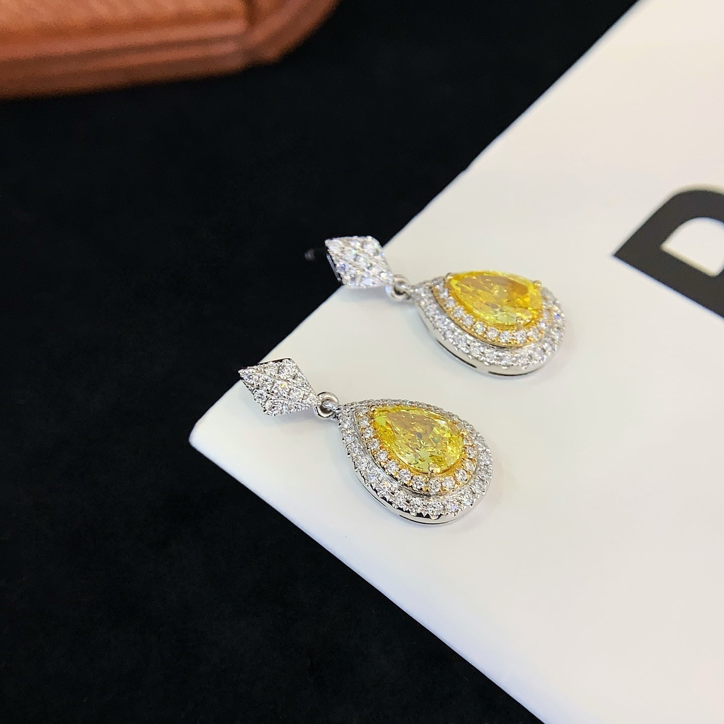 18K gold cultured yellow diamond earrings (water drop)