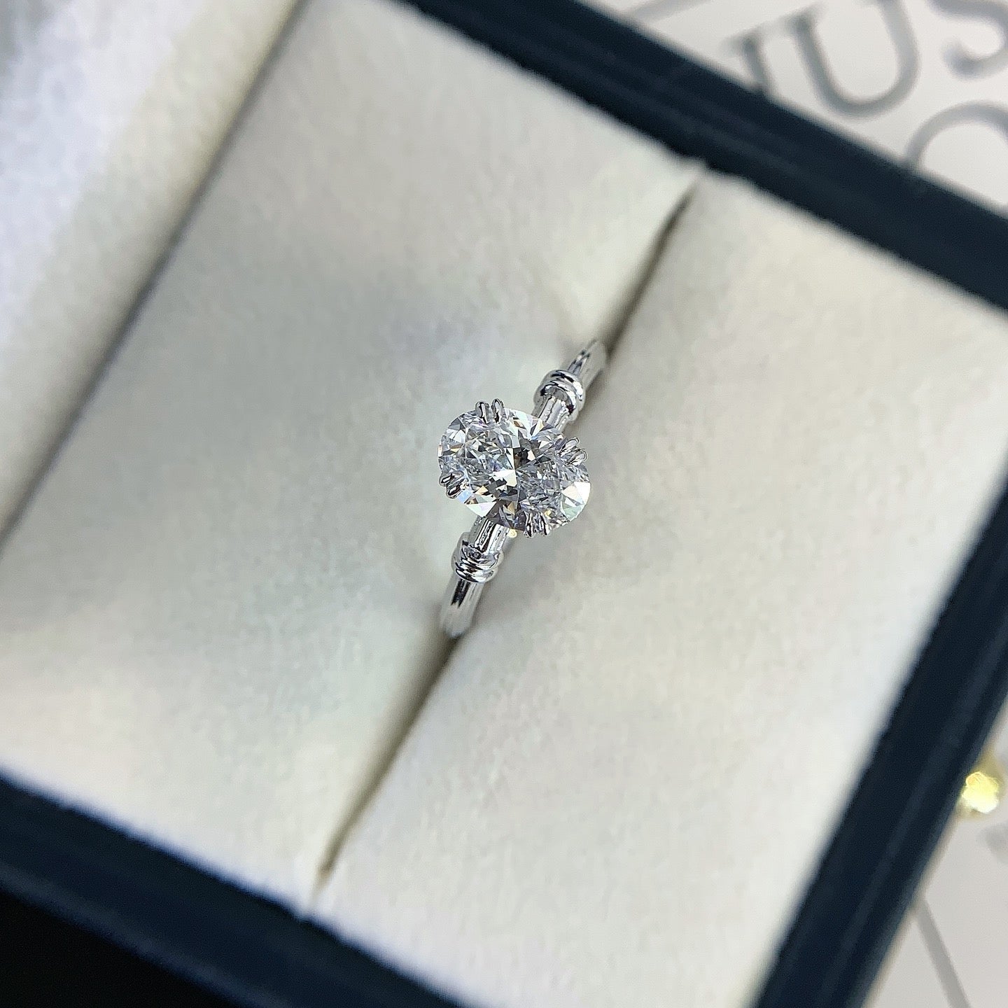 1.05ct 18K gold cultured diamond ring