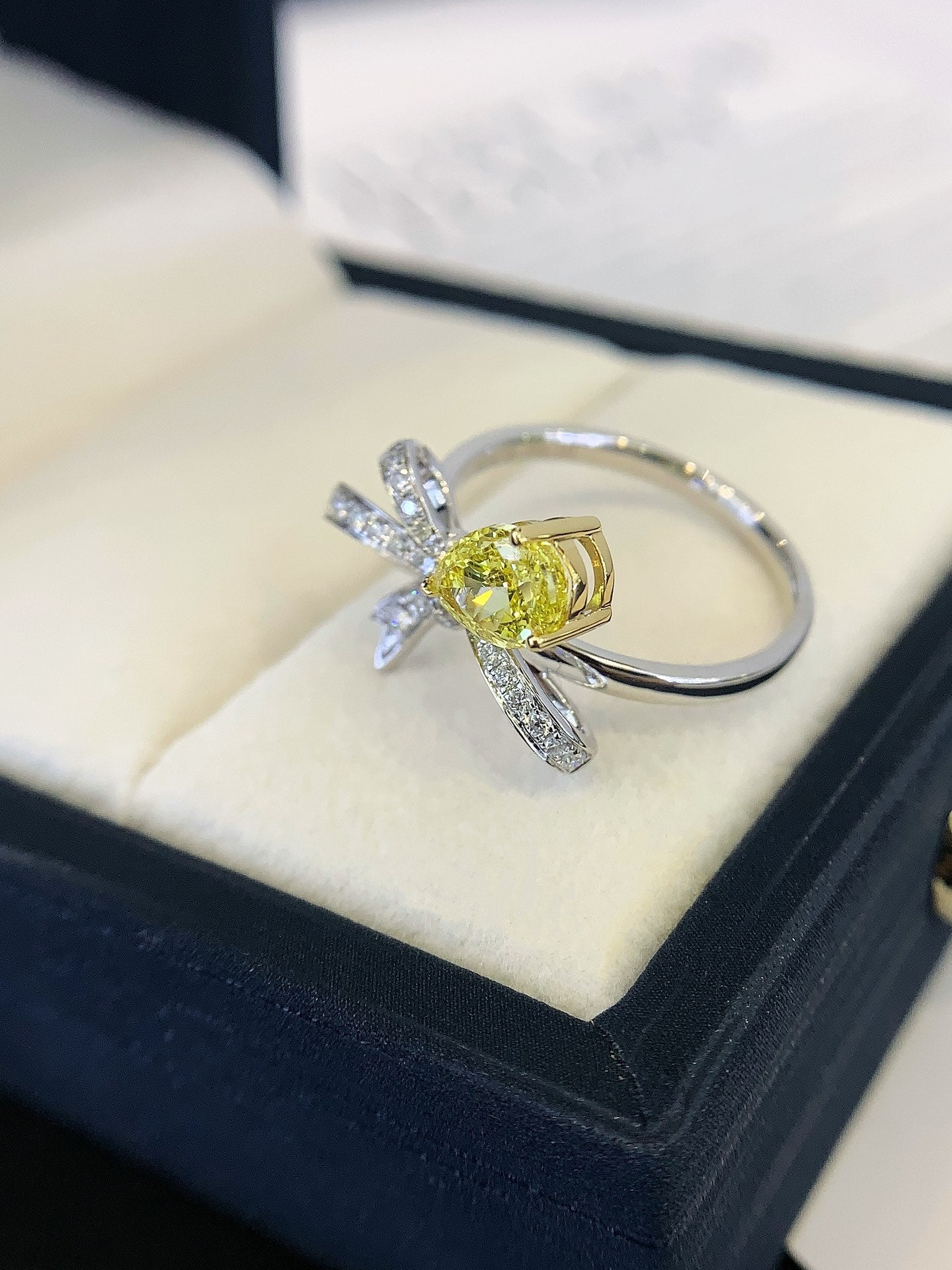 1.1ct 18K gold cultured yellow diamond ring