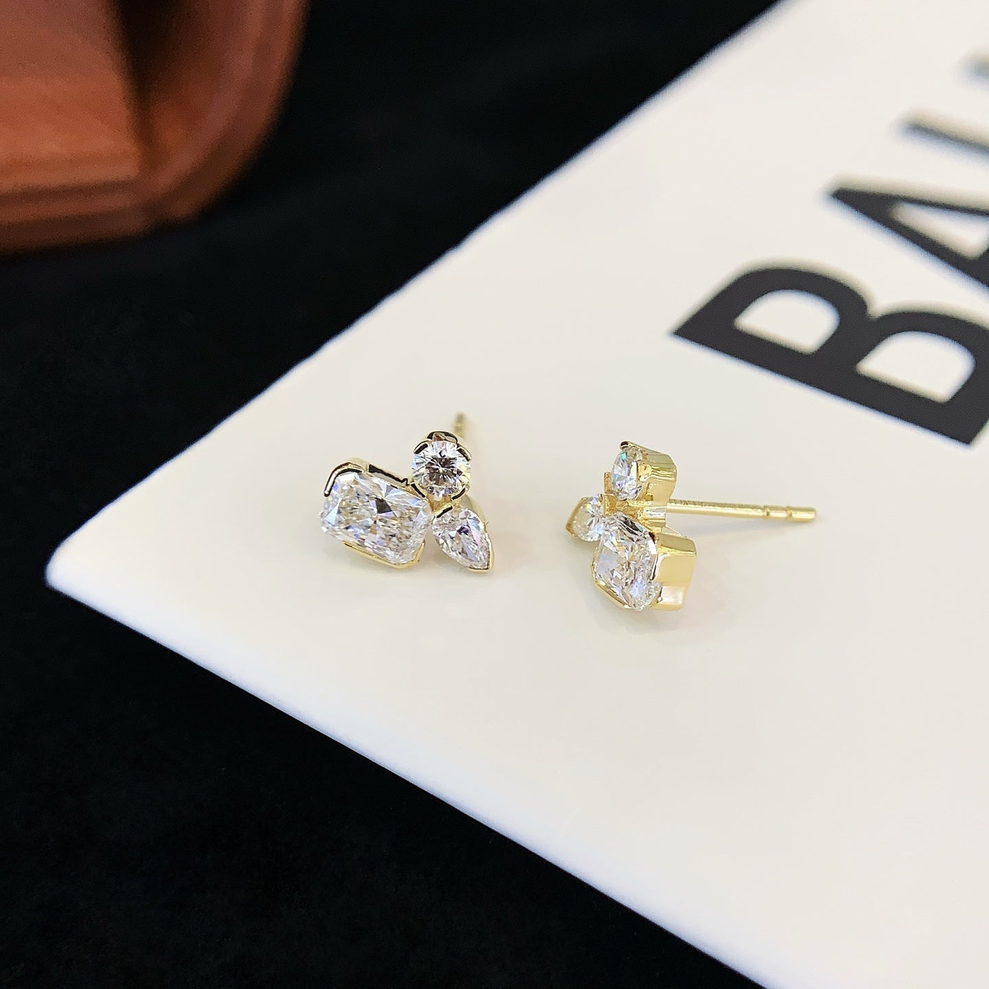 18K gold special-shaped cultured diamond earrings