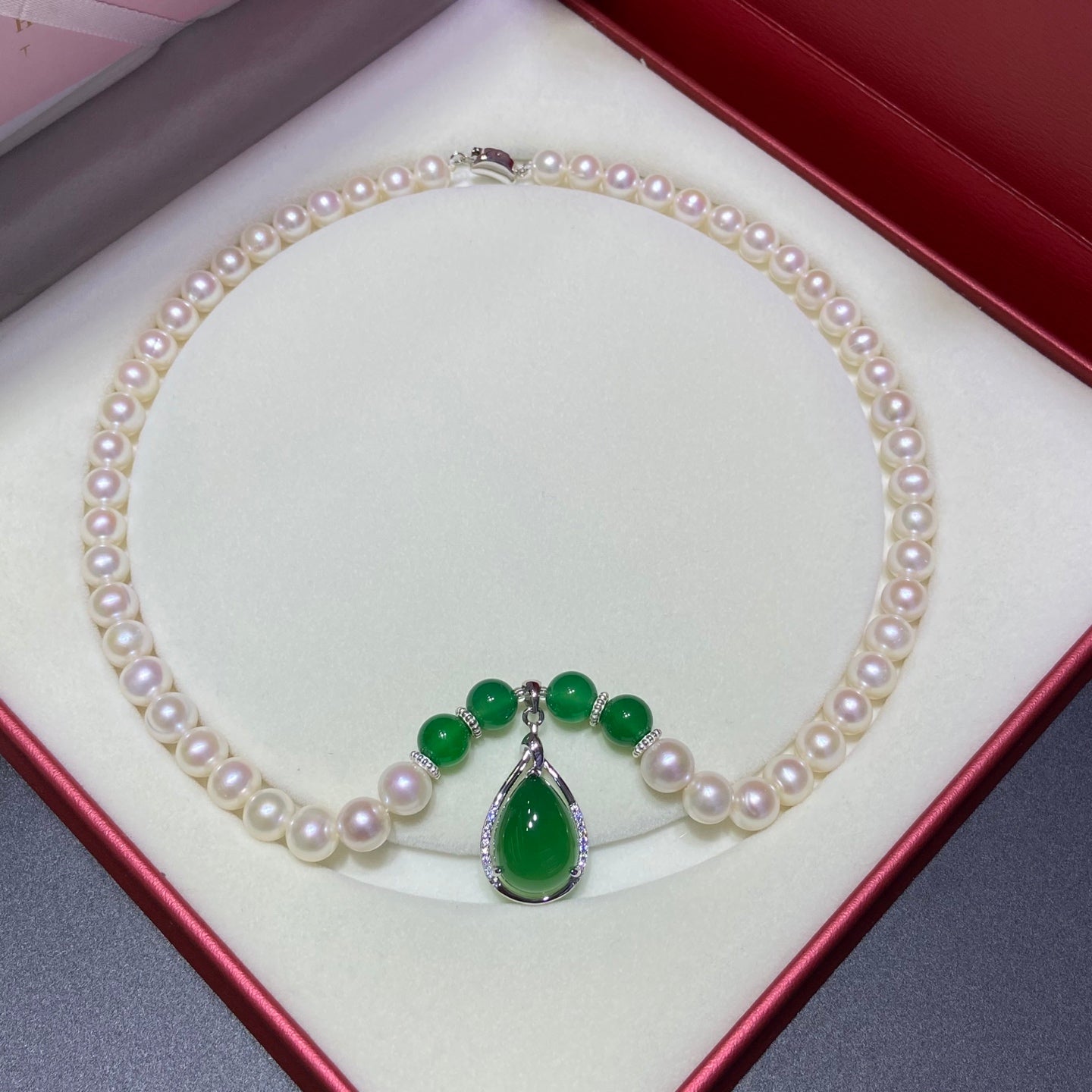 Natural freshwater pearl necklace