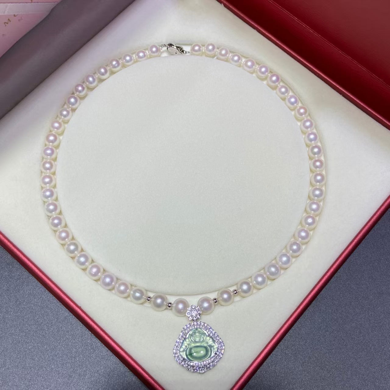 Natural freshwater pearl necklace