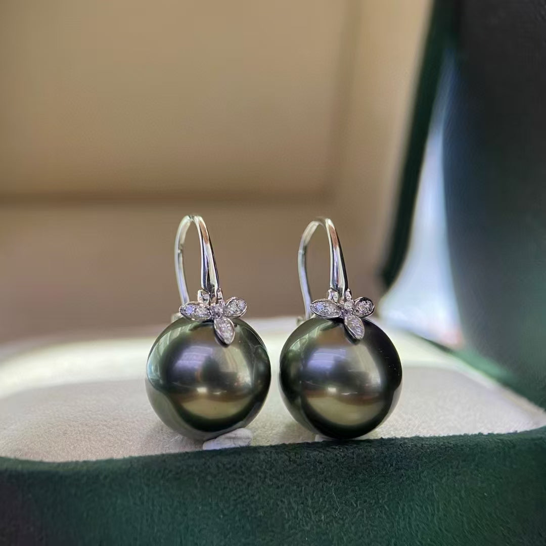 Natural freshwater Tahitian pearl earrings
