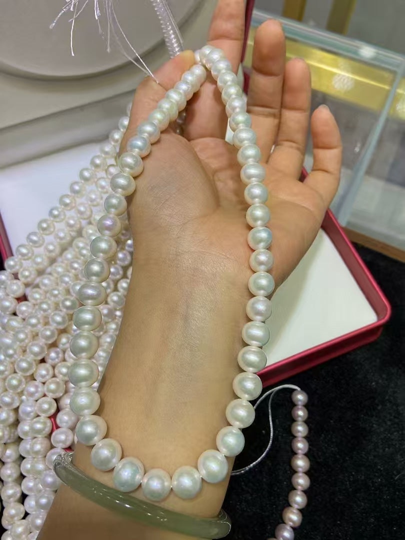 Natural freshwater pearl necklace