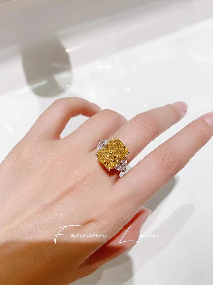 Sterling Silver Ring With Yellow Gemstones