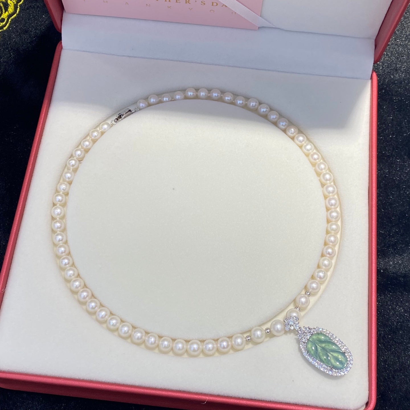 Natural freshwater pearl necklace