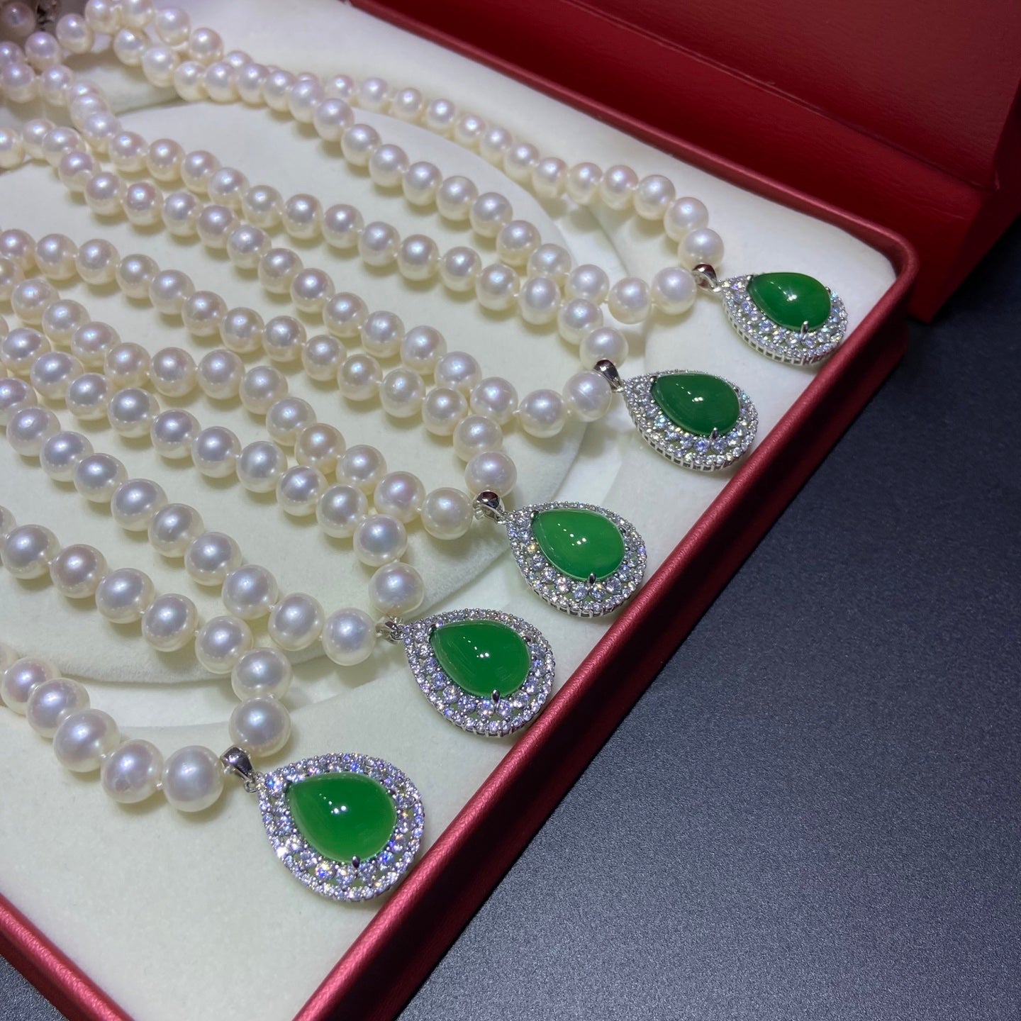 Natural freshwater pearl necklace