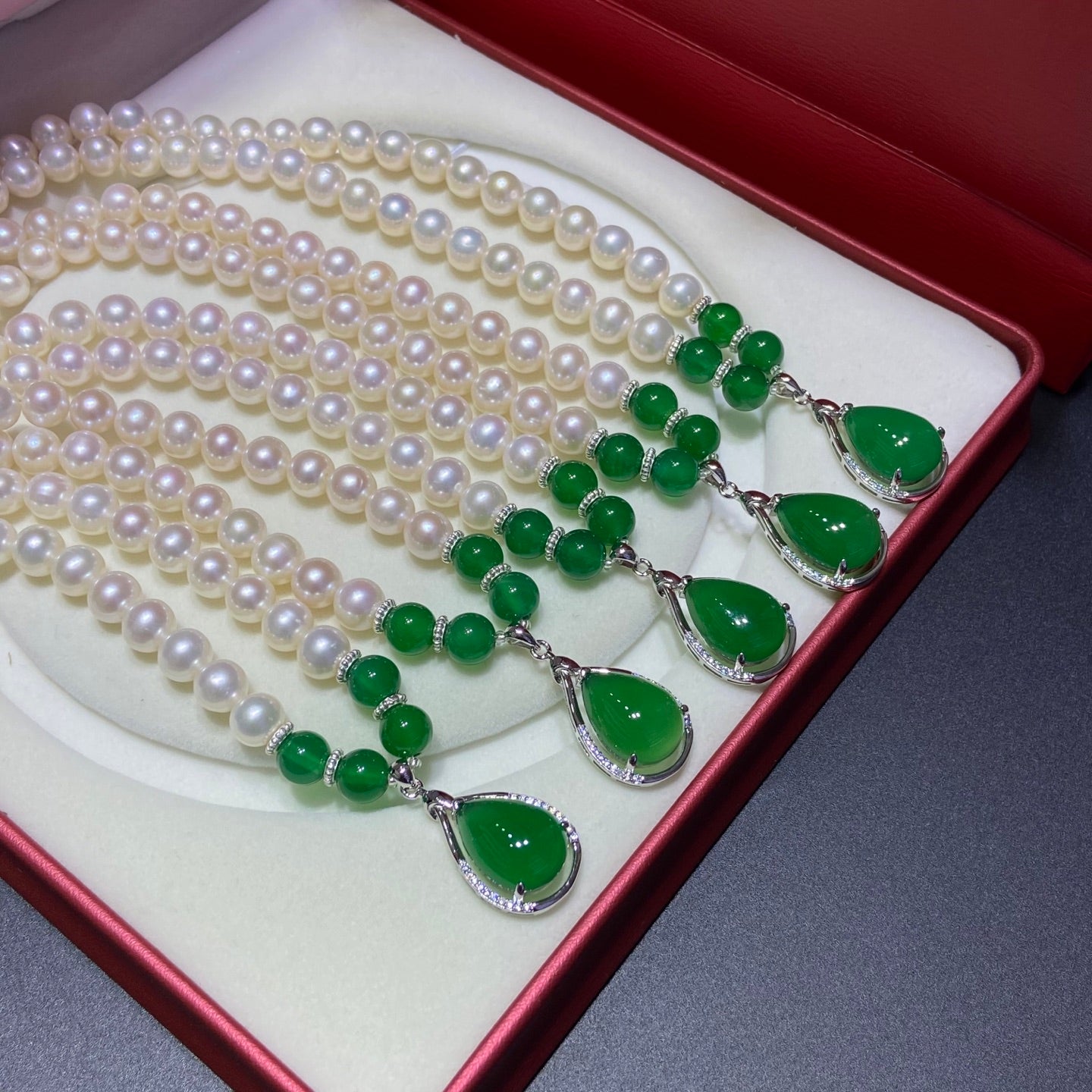 Natural freshwater pearl necklace