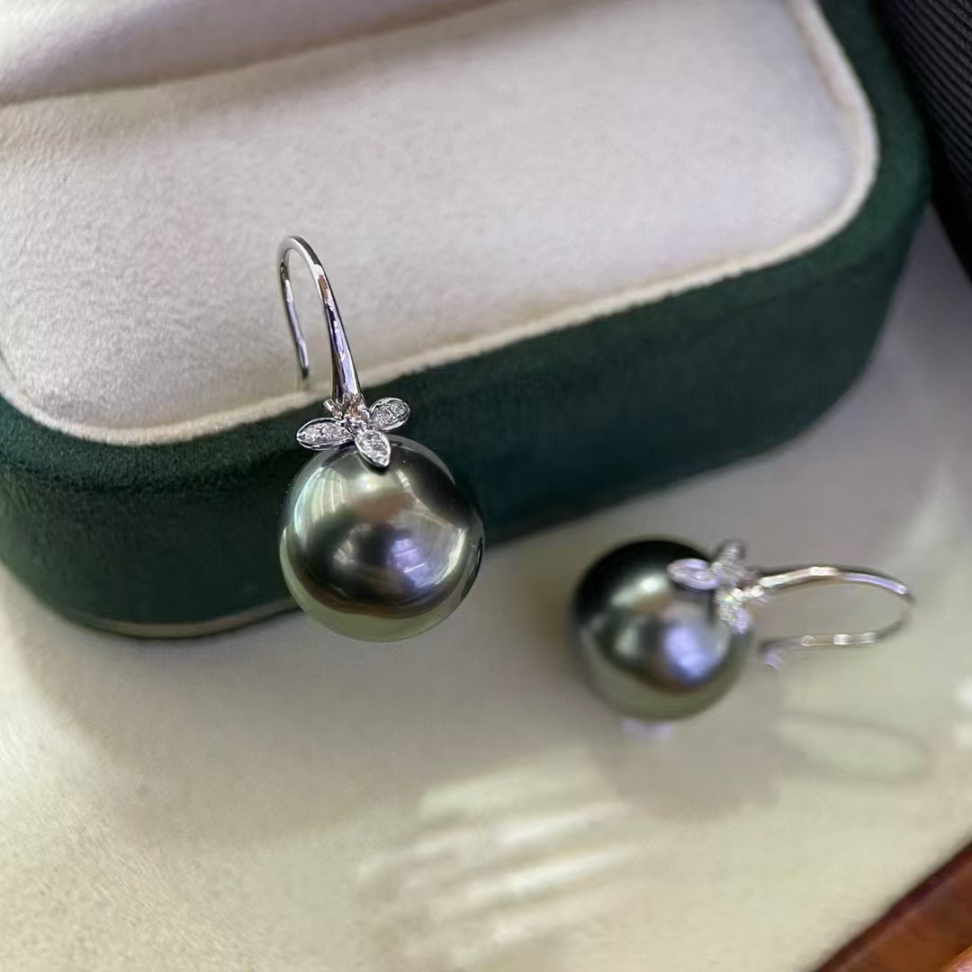 Natural freshwater Tahitian pearl earrings