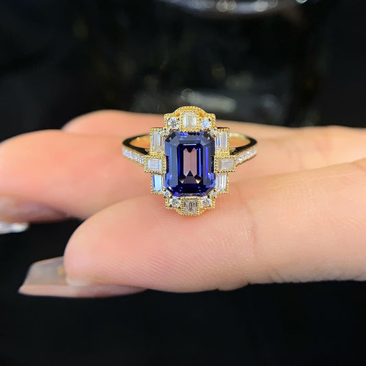 2 carat 18K gold sapphire ring