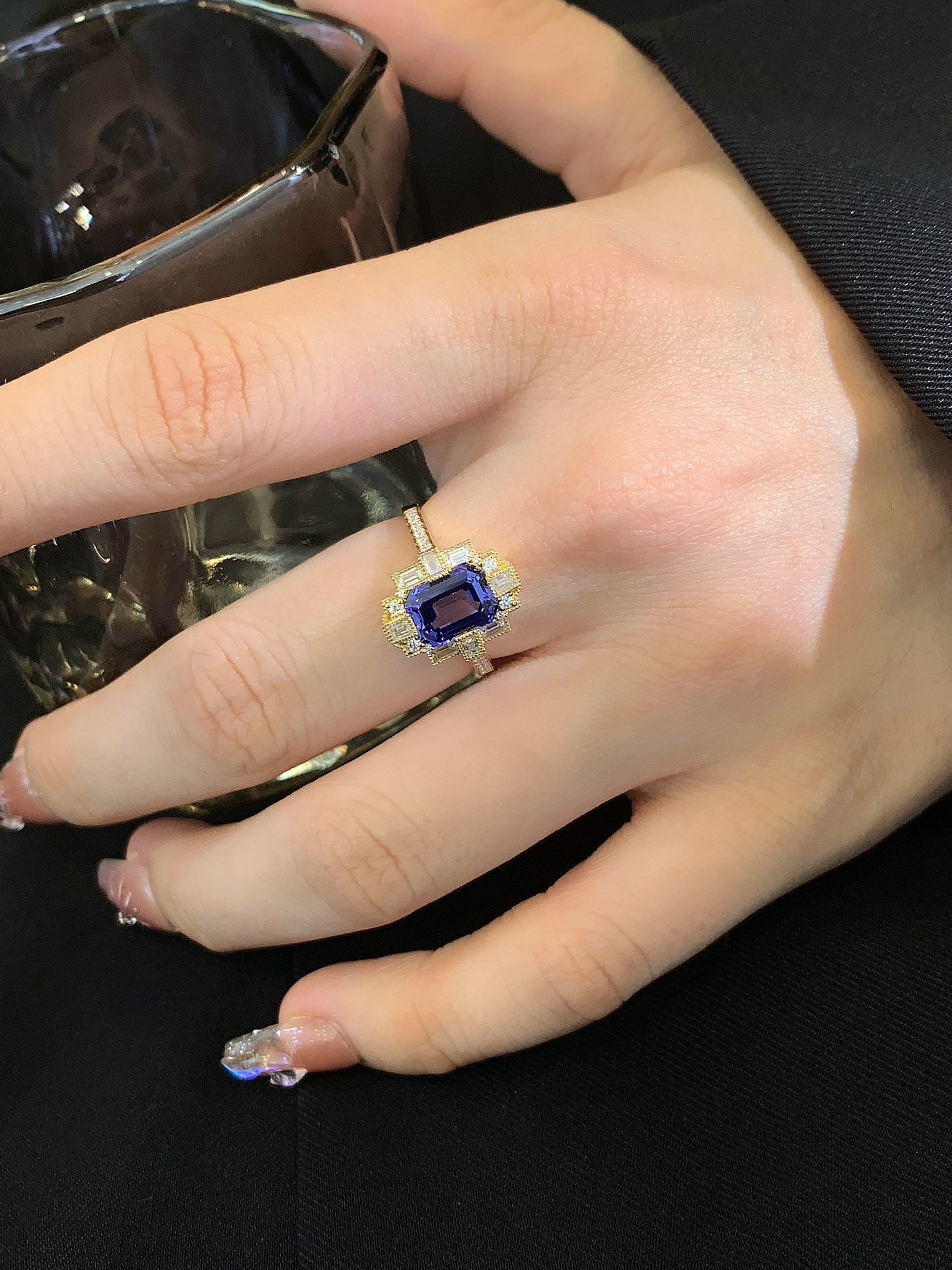 2 carat 18K gold sapphire ring