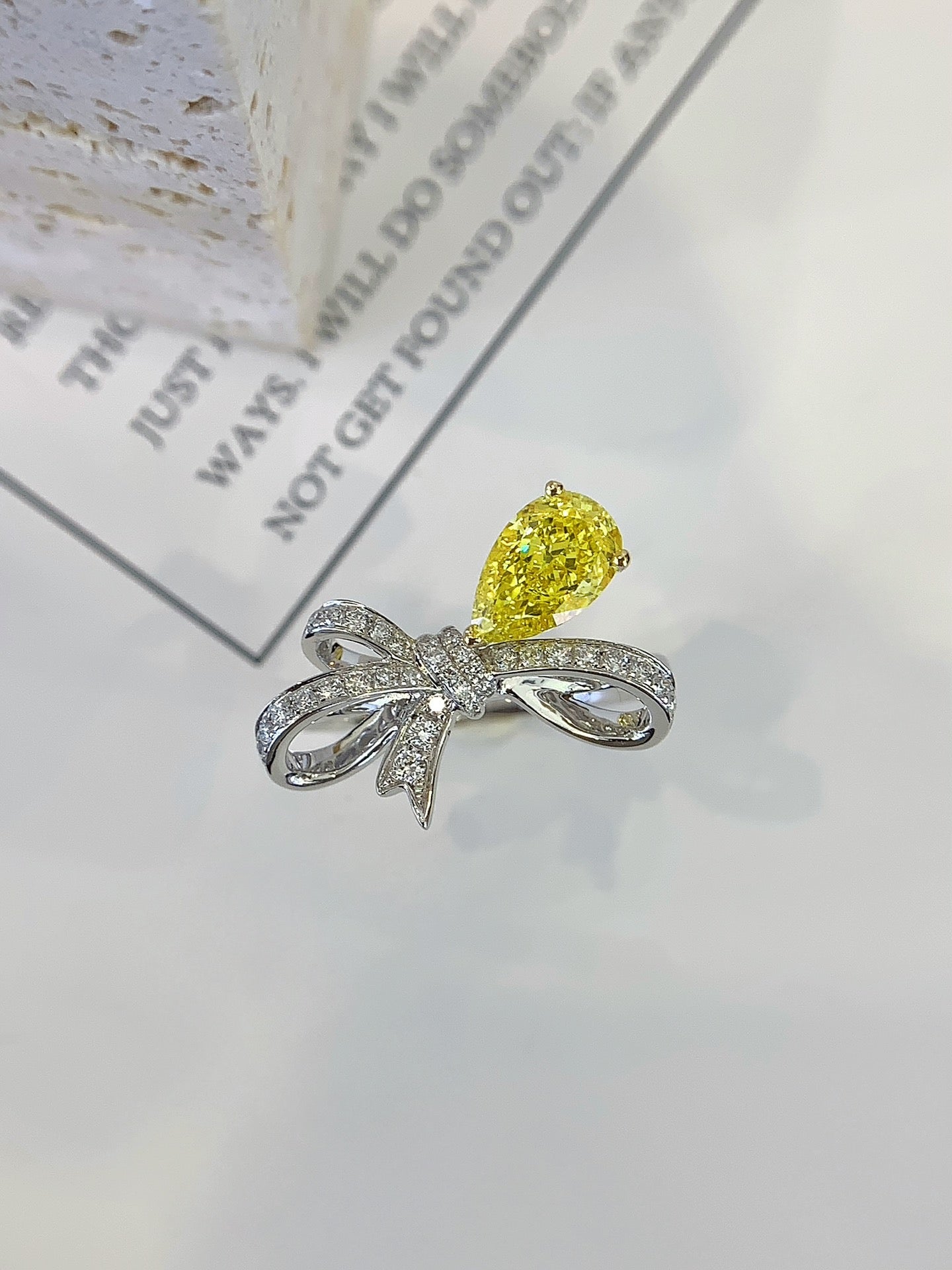 1.1ct 18K gold cultured yellow diamond ring