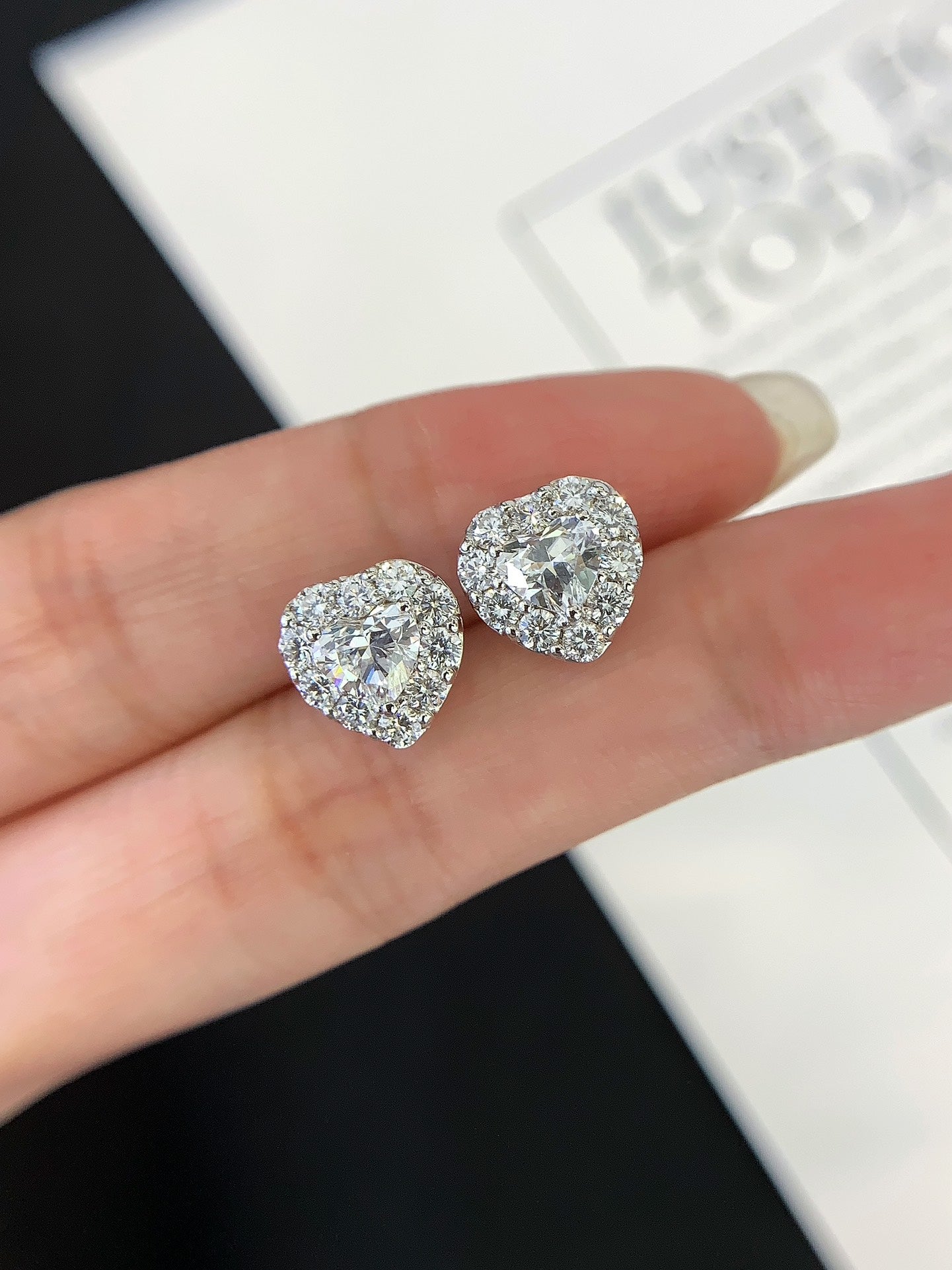 18K gold cultured diamond earrings [heart-shaped earrings]