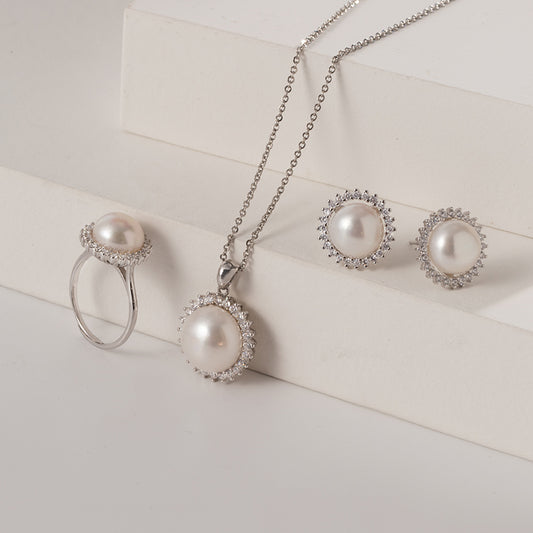 Simple and Versatile Pearl Jewelry Set