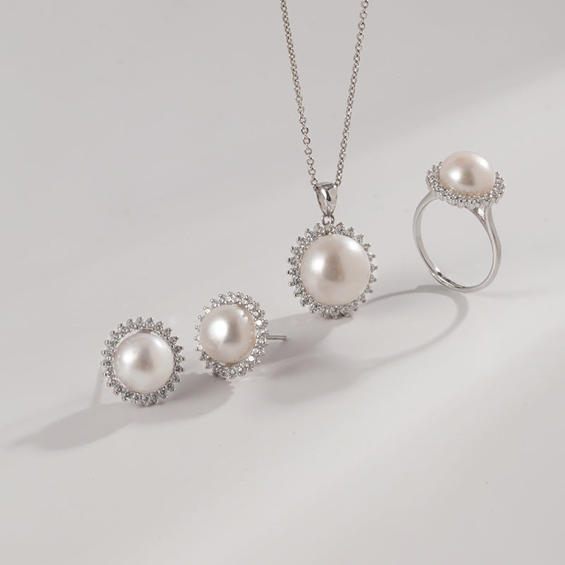 Simple and Versatile Pearl Jewelry Set
