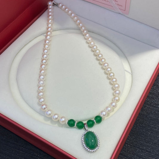 Natural freshwater pearl necklace