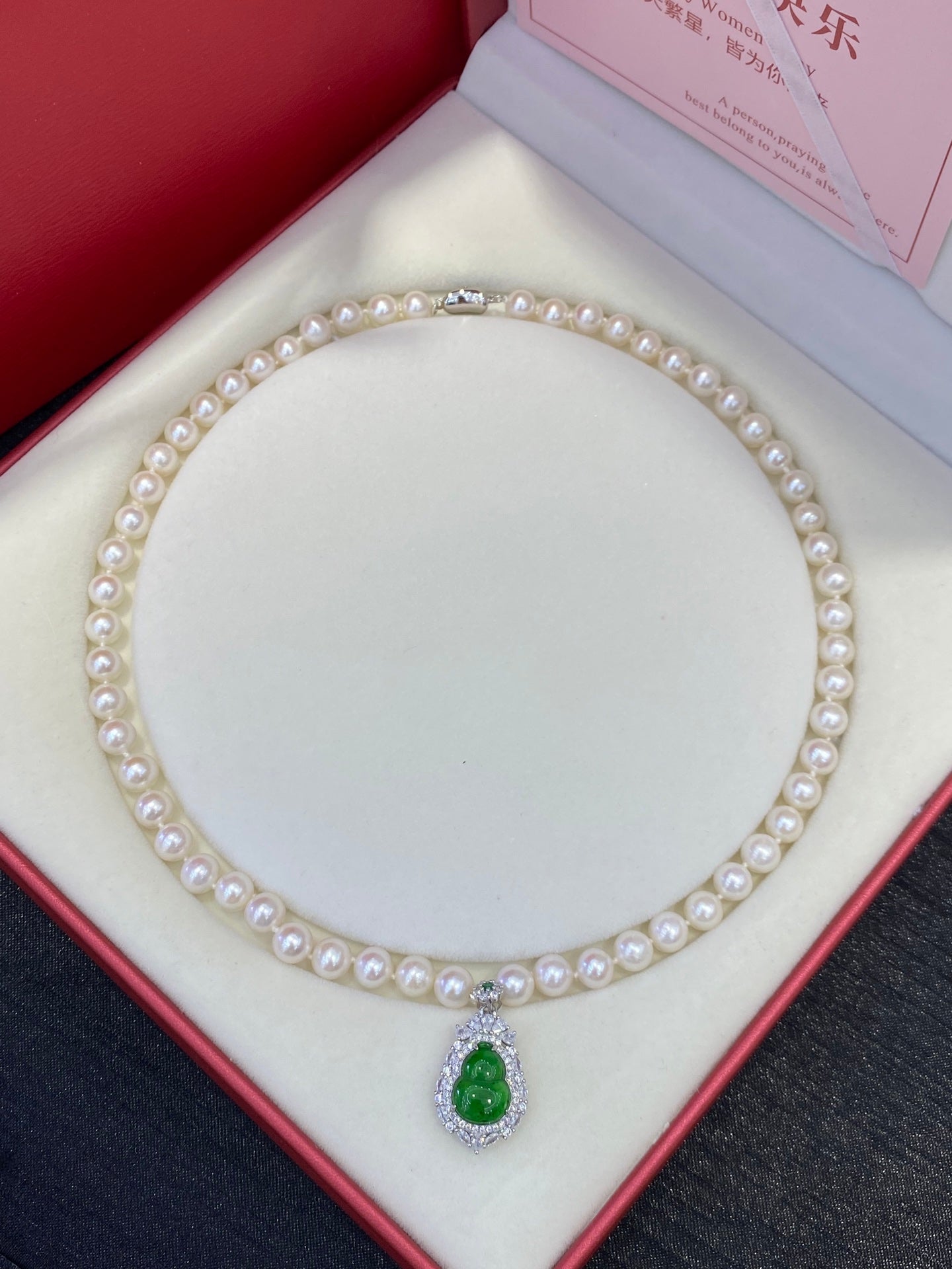 Natural freshwater pearl necklace