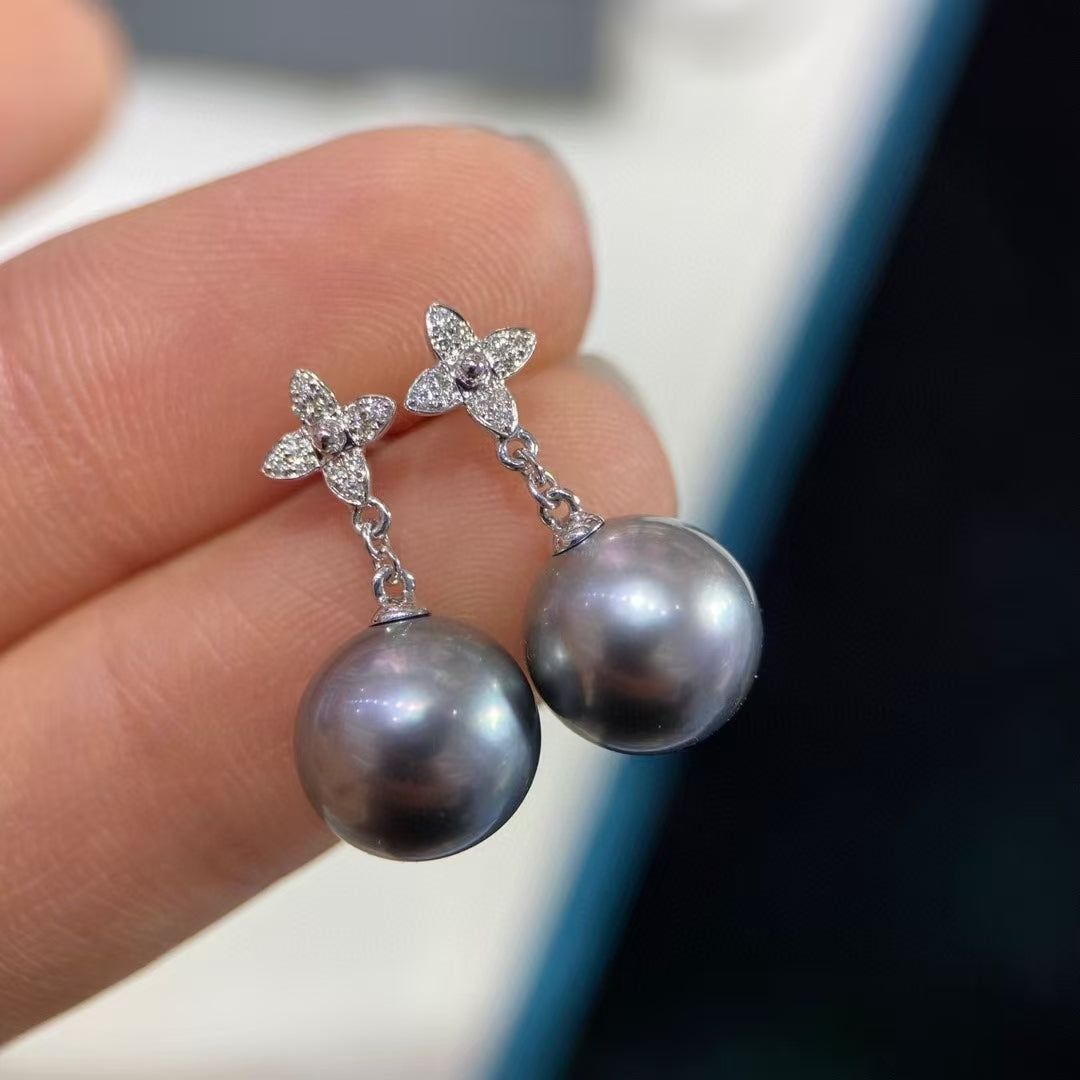 18K Gold Saltwater Pearl Stud Earrings